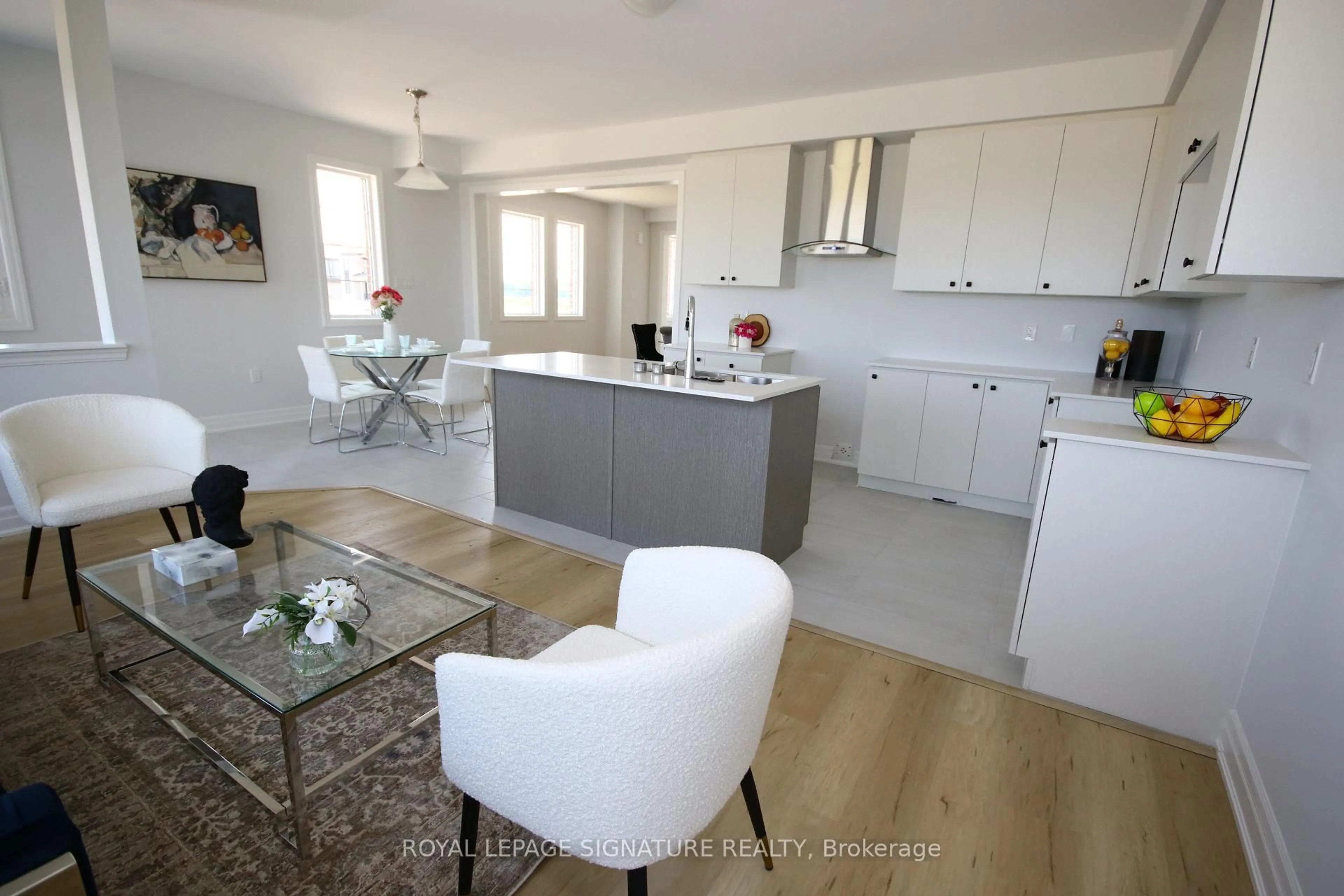 Open concept kitchen, unknown for 131 Union Blvd, Wasaga Beach Ontario L6Z 0P1