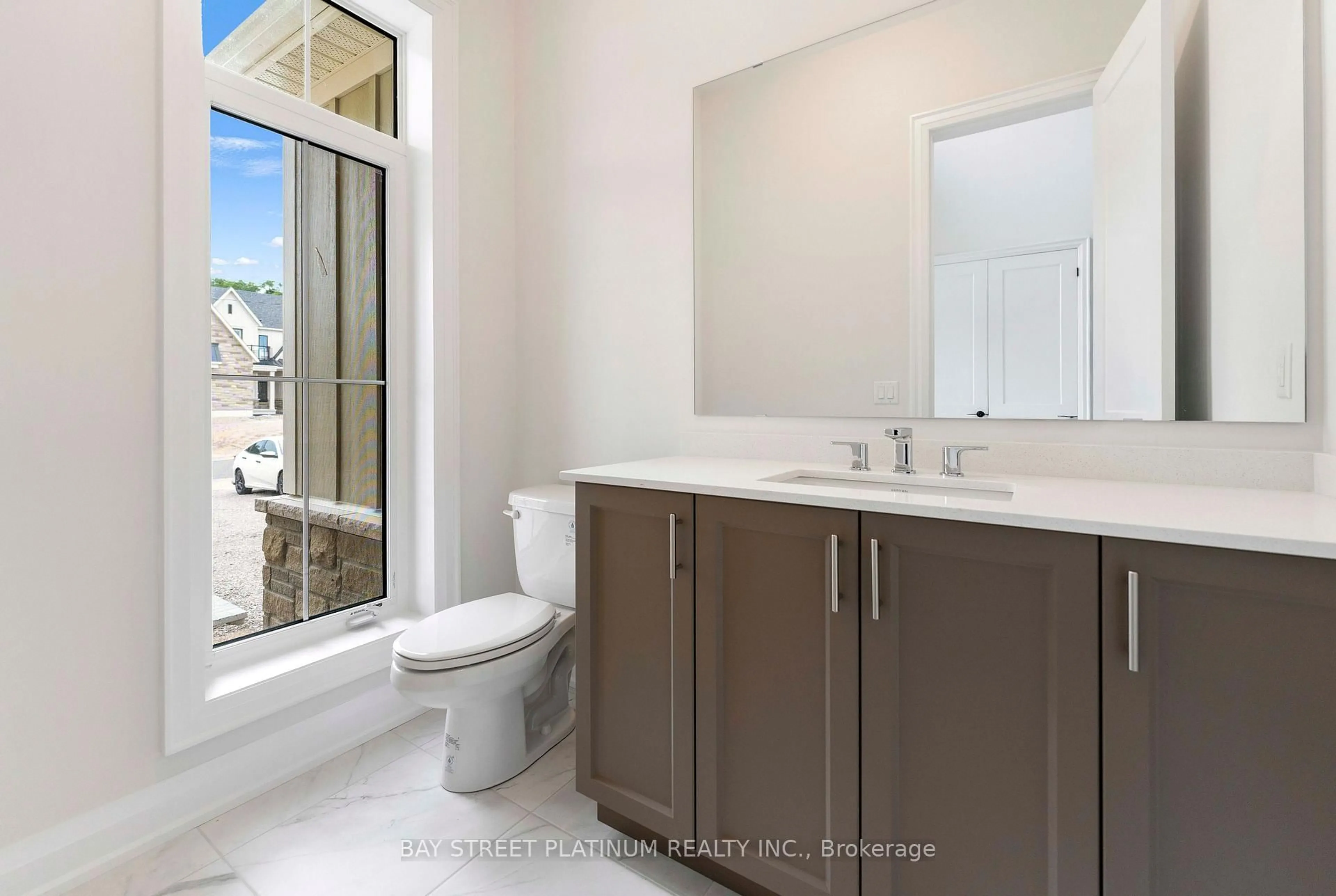 Standard bathroom, ceramic/tile floor for 15 Radome Dr, Oro-Medonte Ontario L0L 2L0