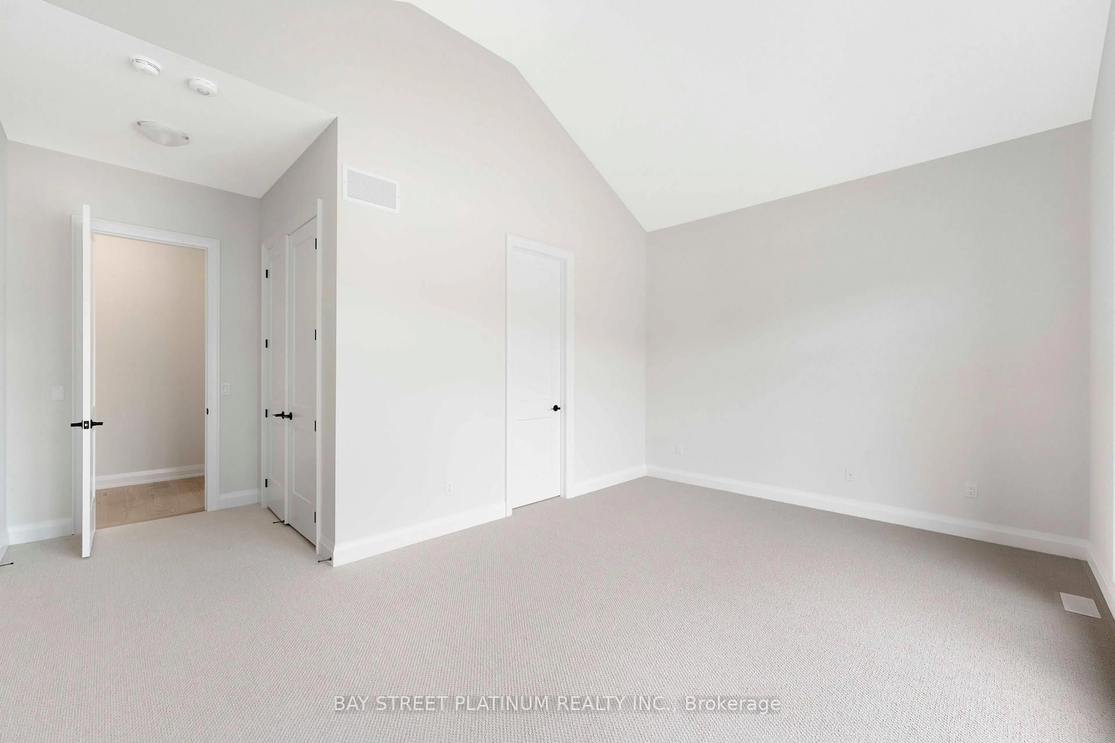 A pic of a room for 15 Radome Dr, Oro-Medonte Ontario L0L 2L0