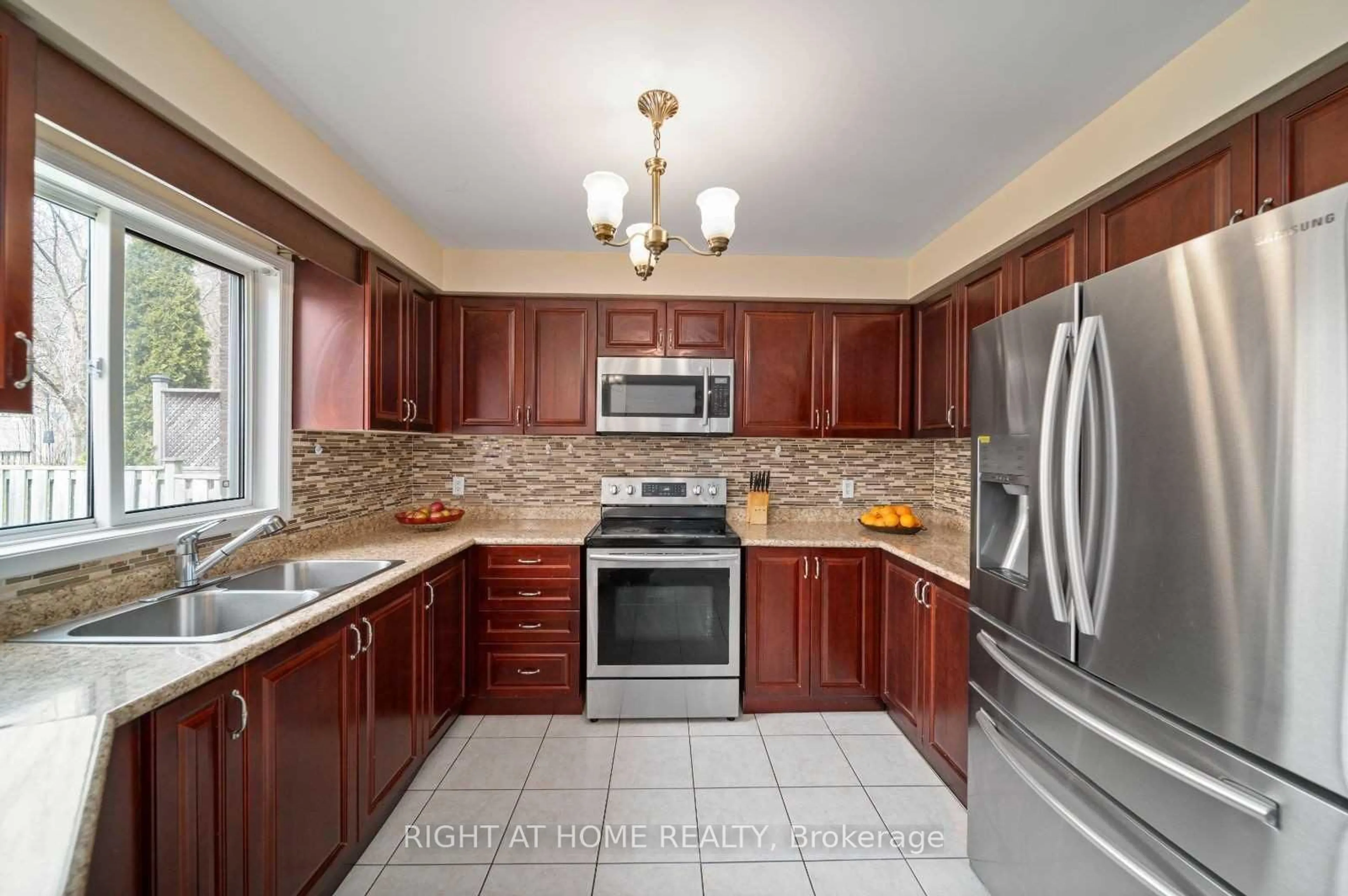 Standard kitchen, ceramic/tile floor for 94 WARD Dr, Barrie Ontario L4N 8A2