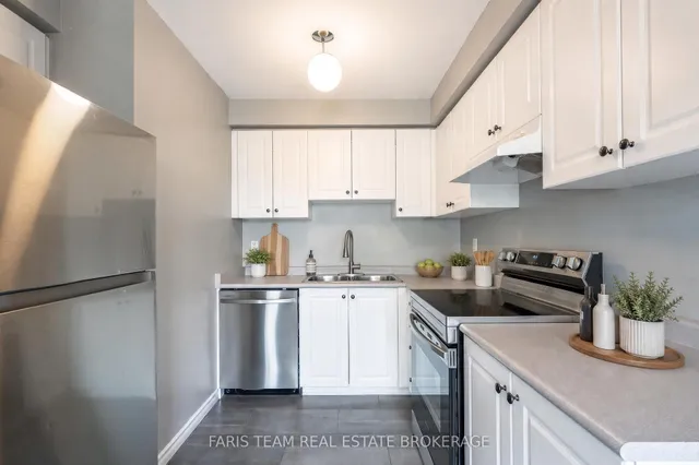 243 Ferndale Dr #76, Barrie 5