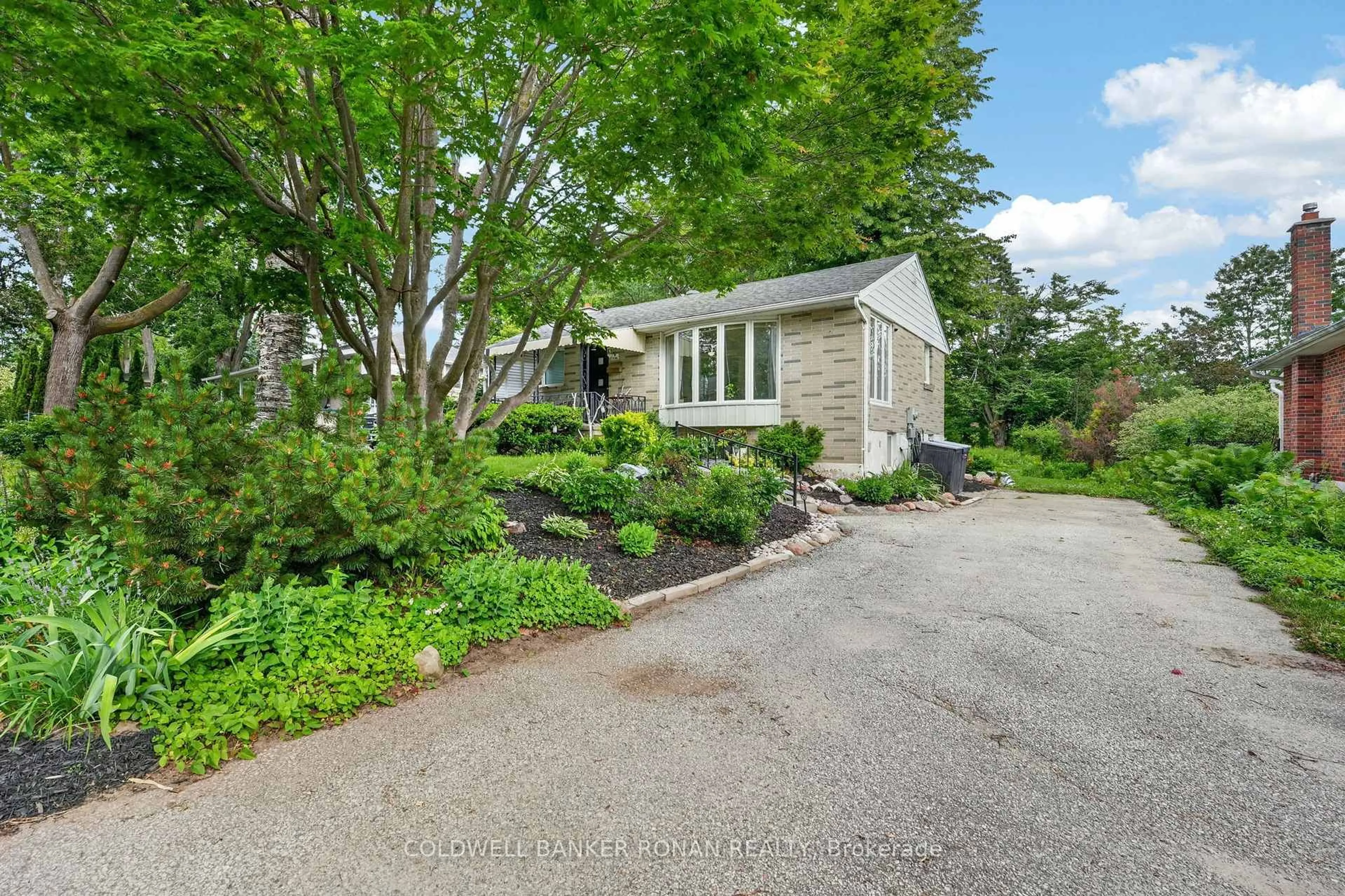 Unknown for 9 Vine St, Barrie Ontario L4N 2B1