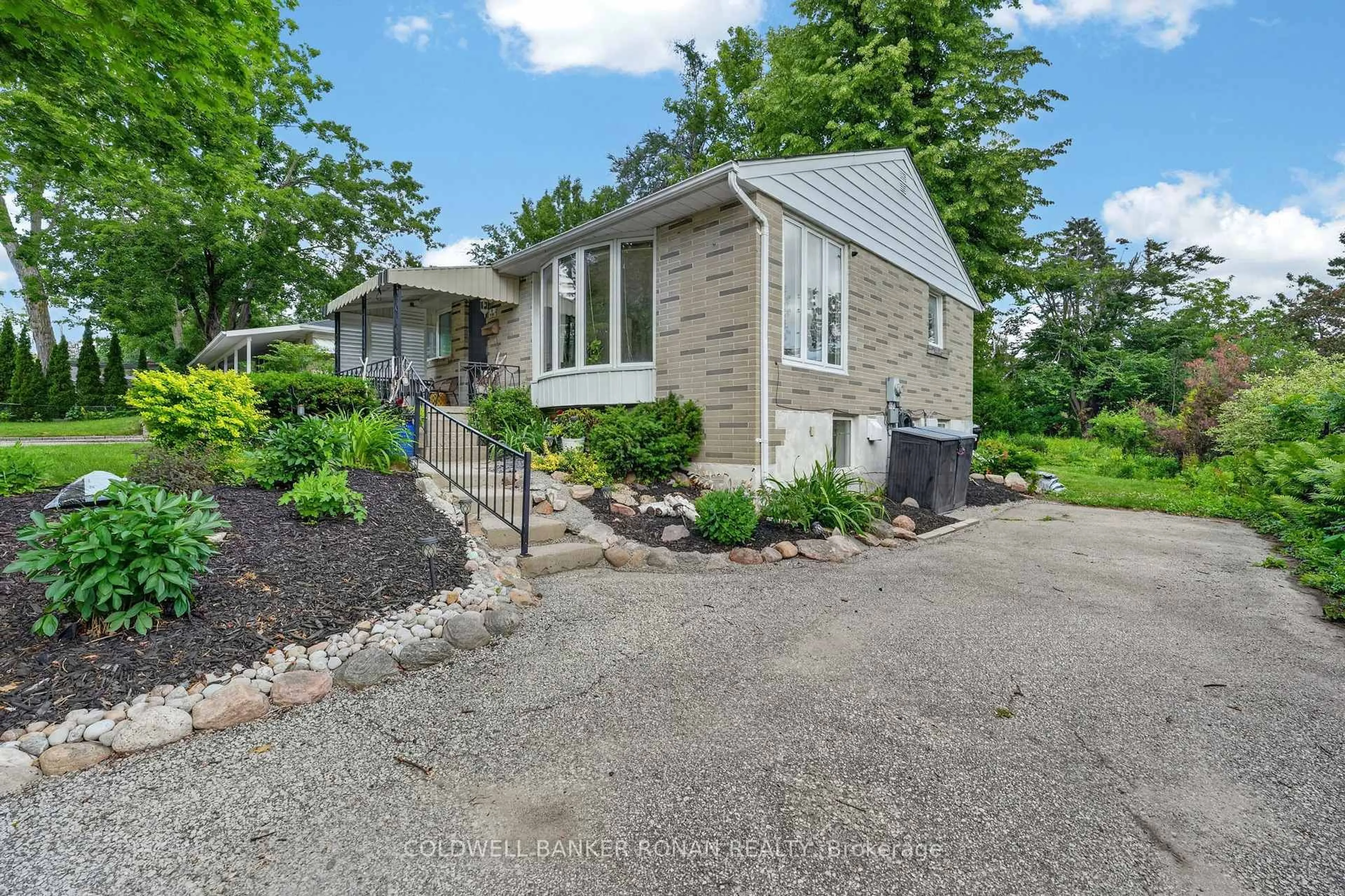 Unknown for 9 Vine St, Barrie Ontario L4N 2B1