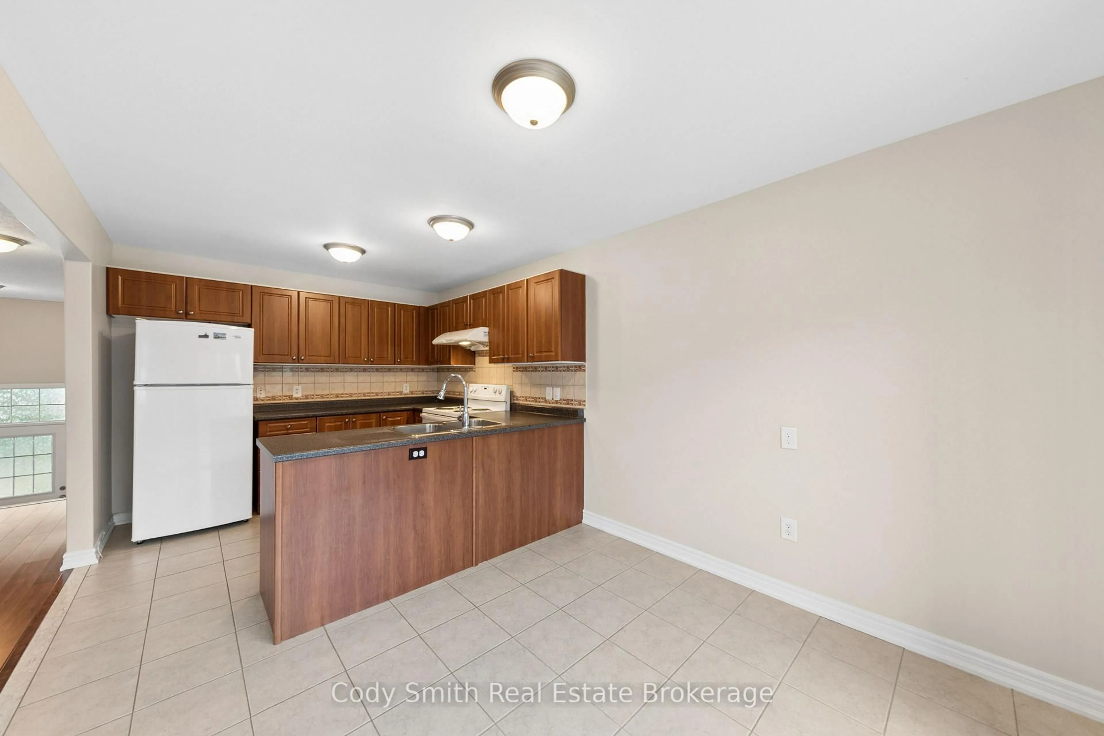 Standard kitchen, unknown for 88 Pearl Dr, Orillia Ontario L3V 0A6