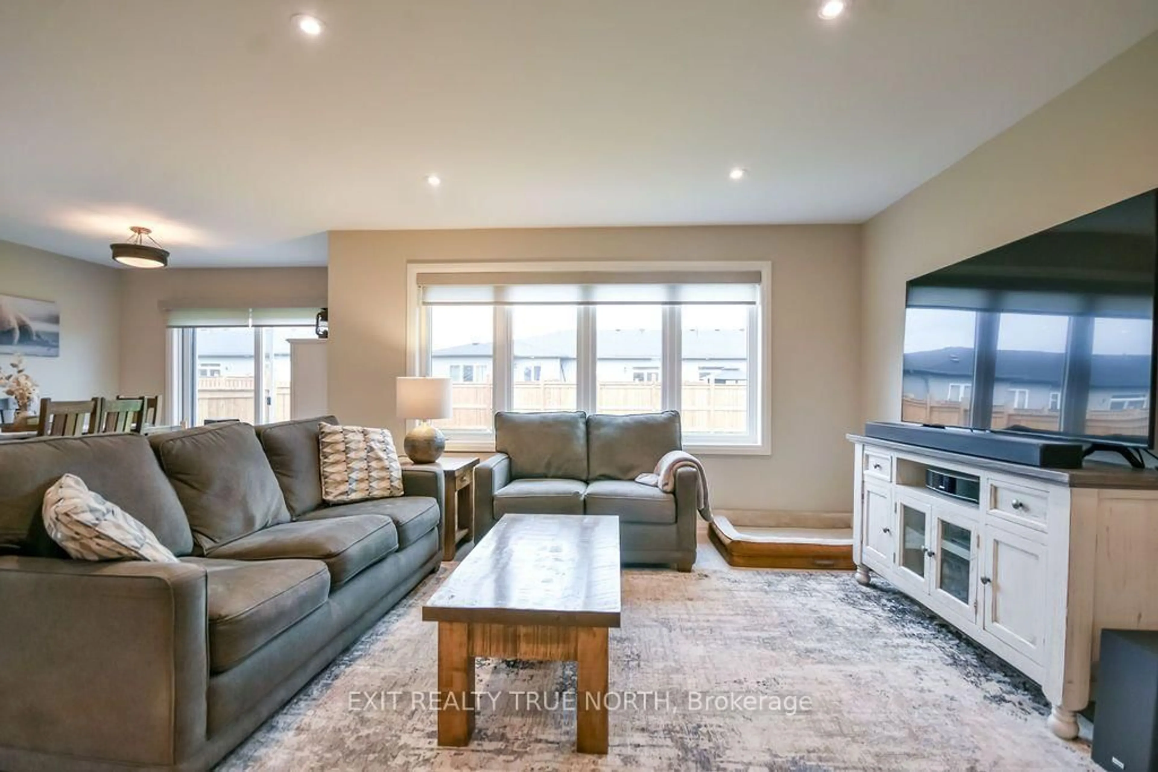 Living room with furniture, unknown for 51 Harold Ave, Severn Ontario L0K 1E0