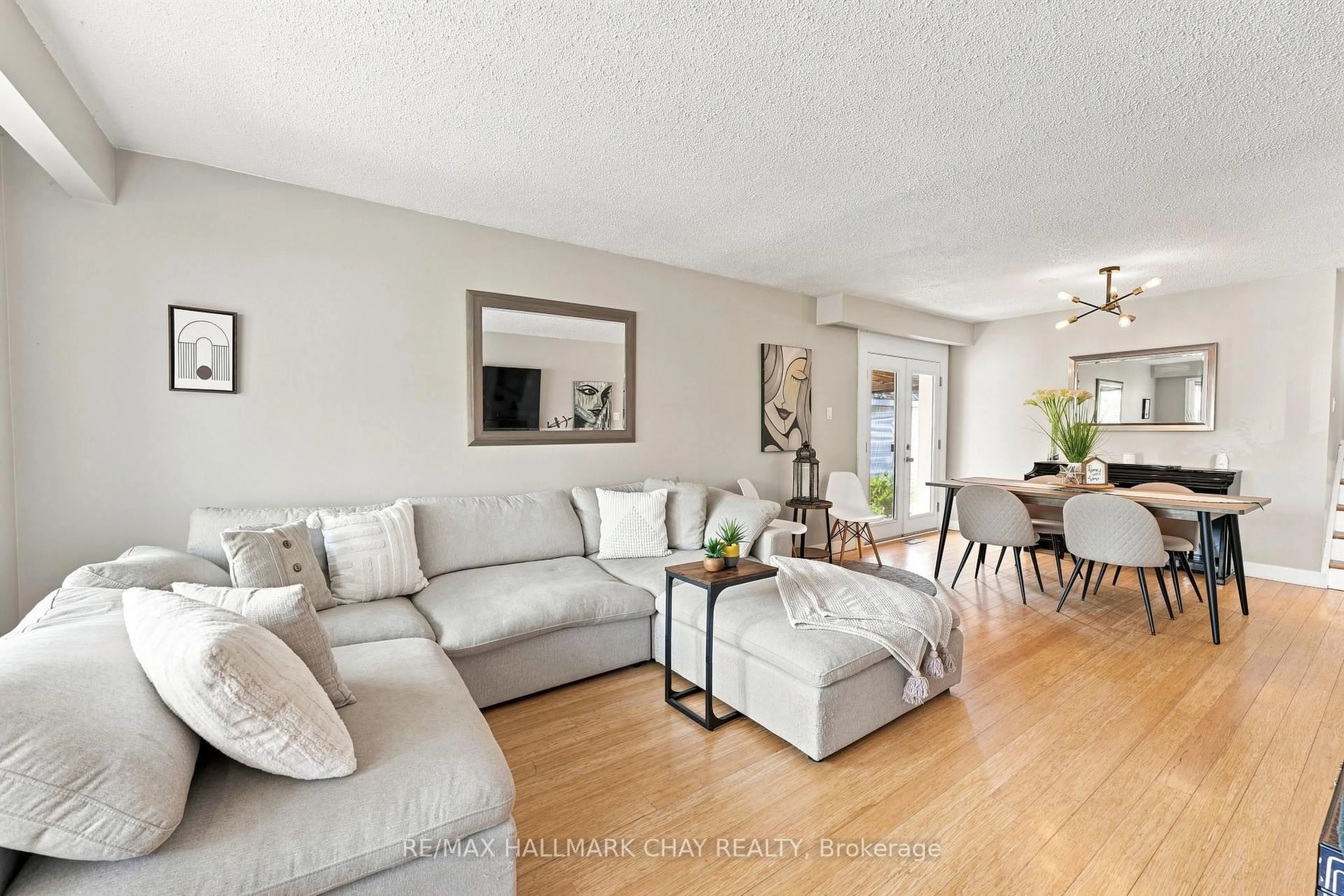 Living room with furniture, unknown for 30 Harding Ave, Barrie Ontario L4M 3K2