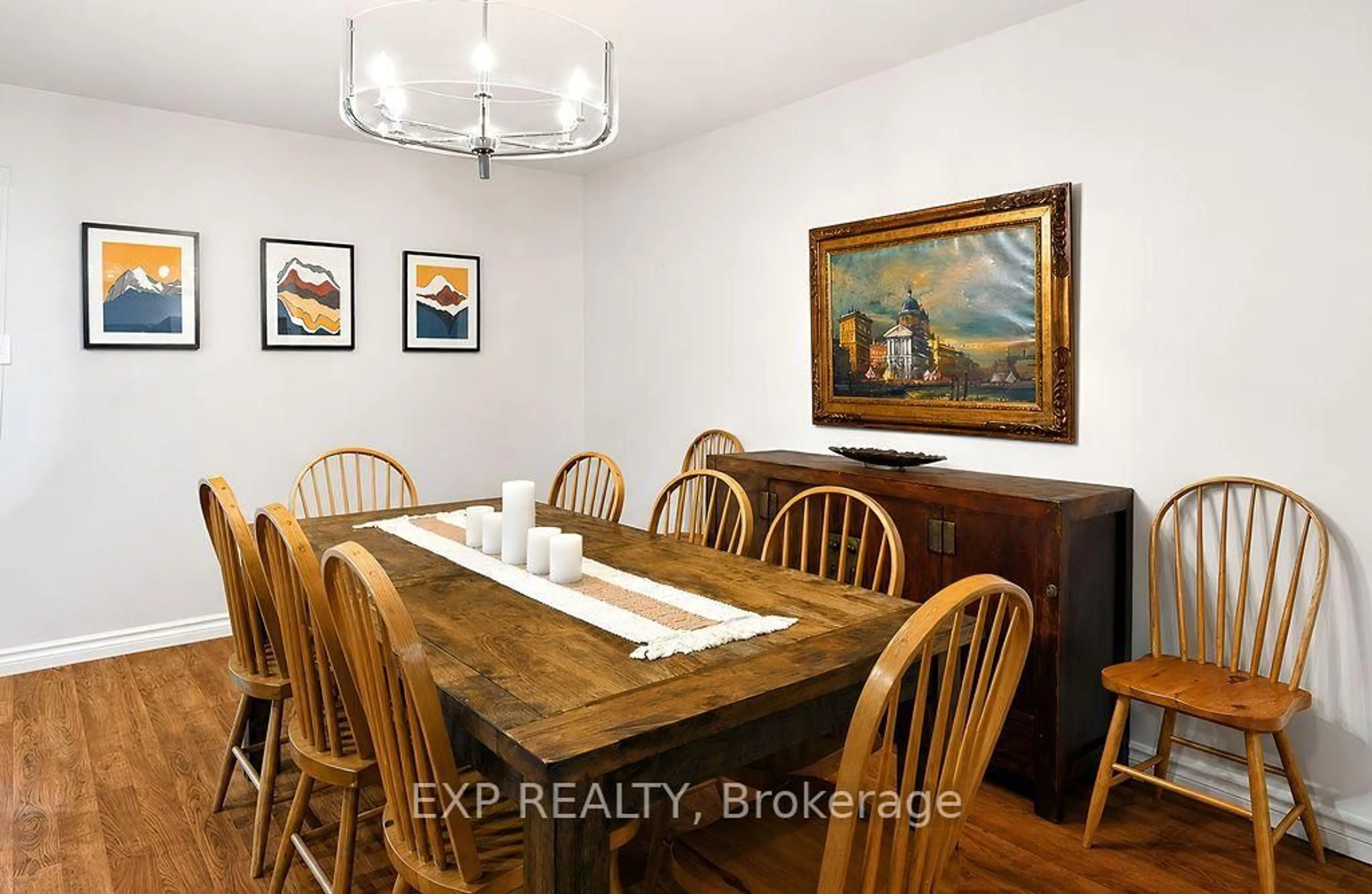 Dining room, wood/laminate floor for 576 Oxbow Cres #16, Collingwood Ontario L9Y 5B4