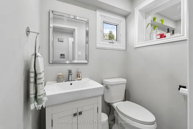 206 Hickling Tr, Barrie 4