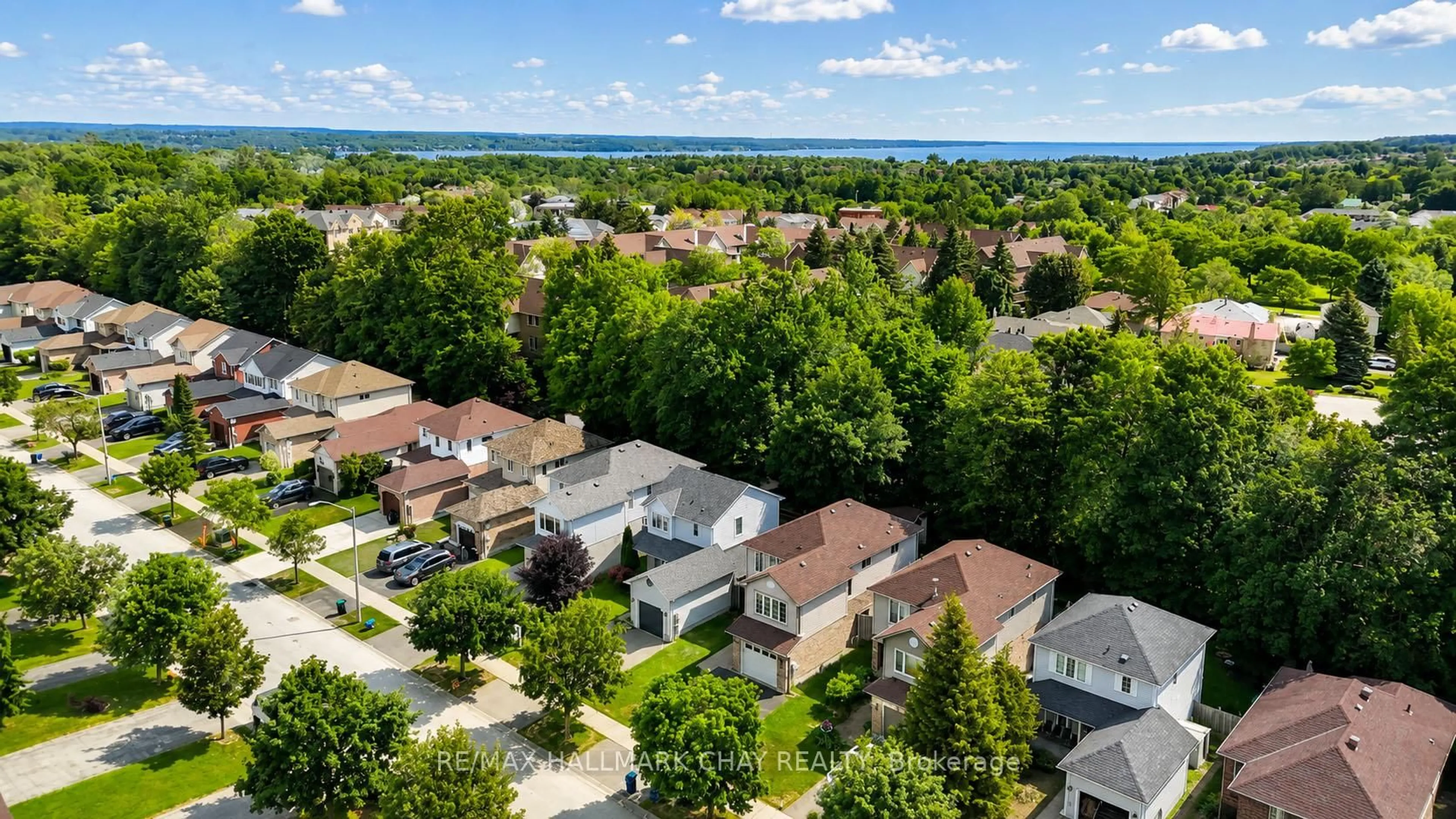 A pic from outside/outdoor area/front of a property/back of a property/a pic from drone, city buildings view from balcony for 100 Copeman Cres, Barrie Ontario L4N 8B3