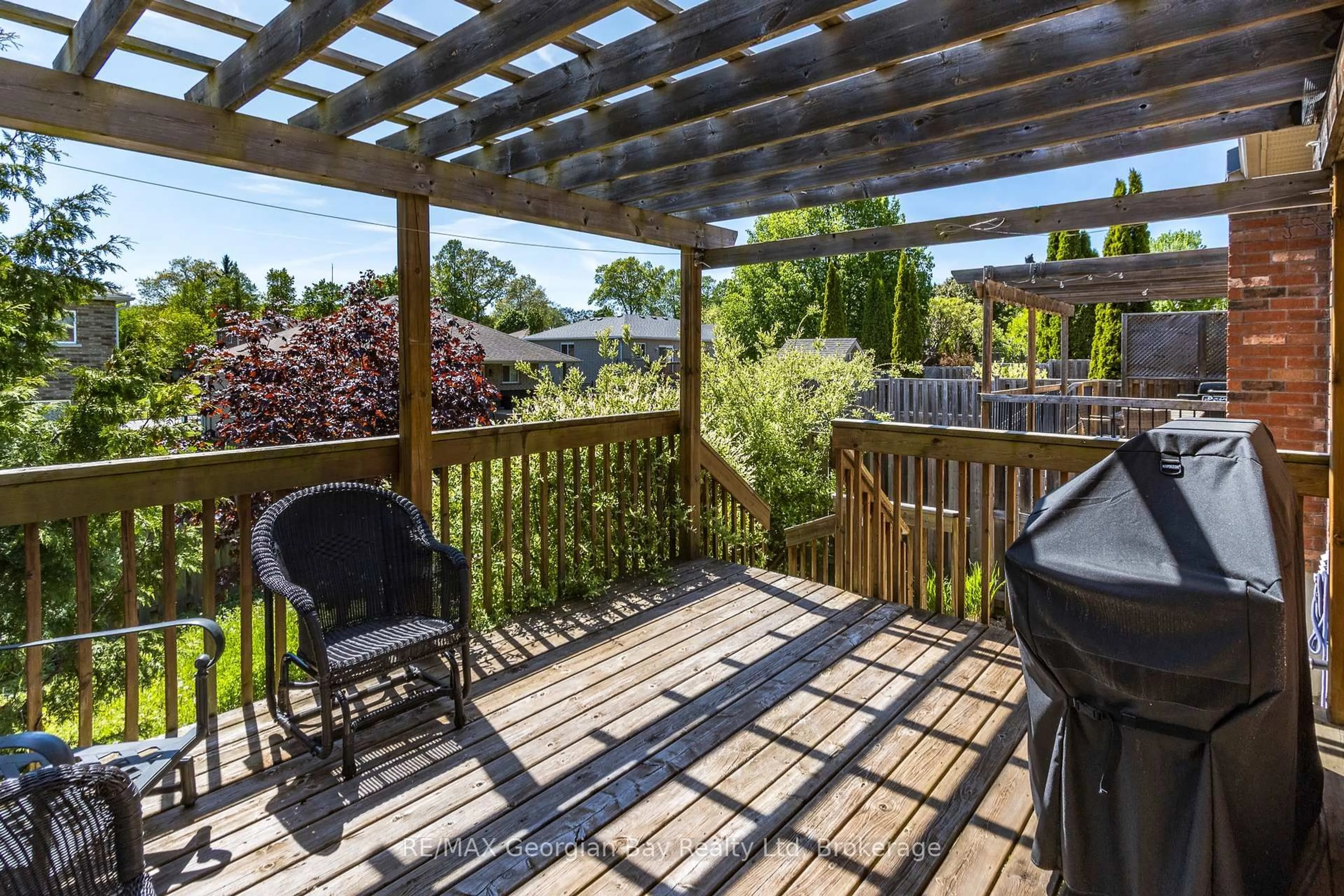 Patio, water/lake/river/ocean view for 432 Shewfelt Cres, Midland Ontario L4R 5M7