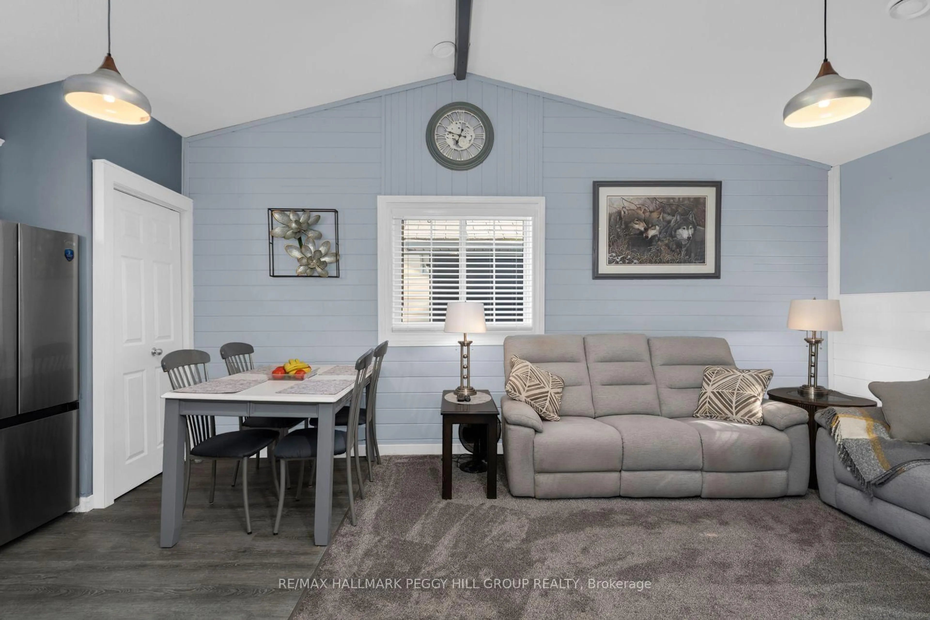Living room with furniture, unknown for 18 Temagami Tr, Wasaga Beach Ontario L9Z 1X7