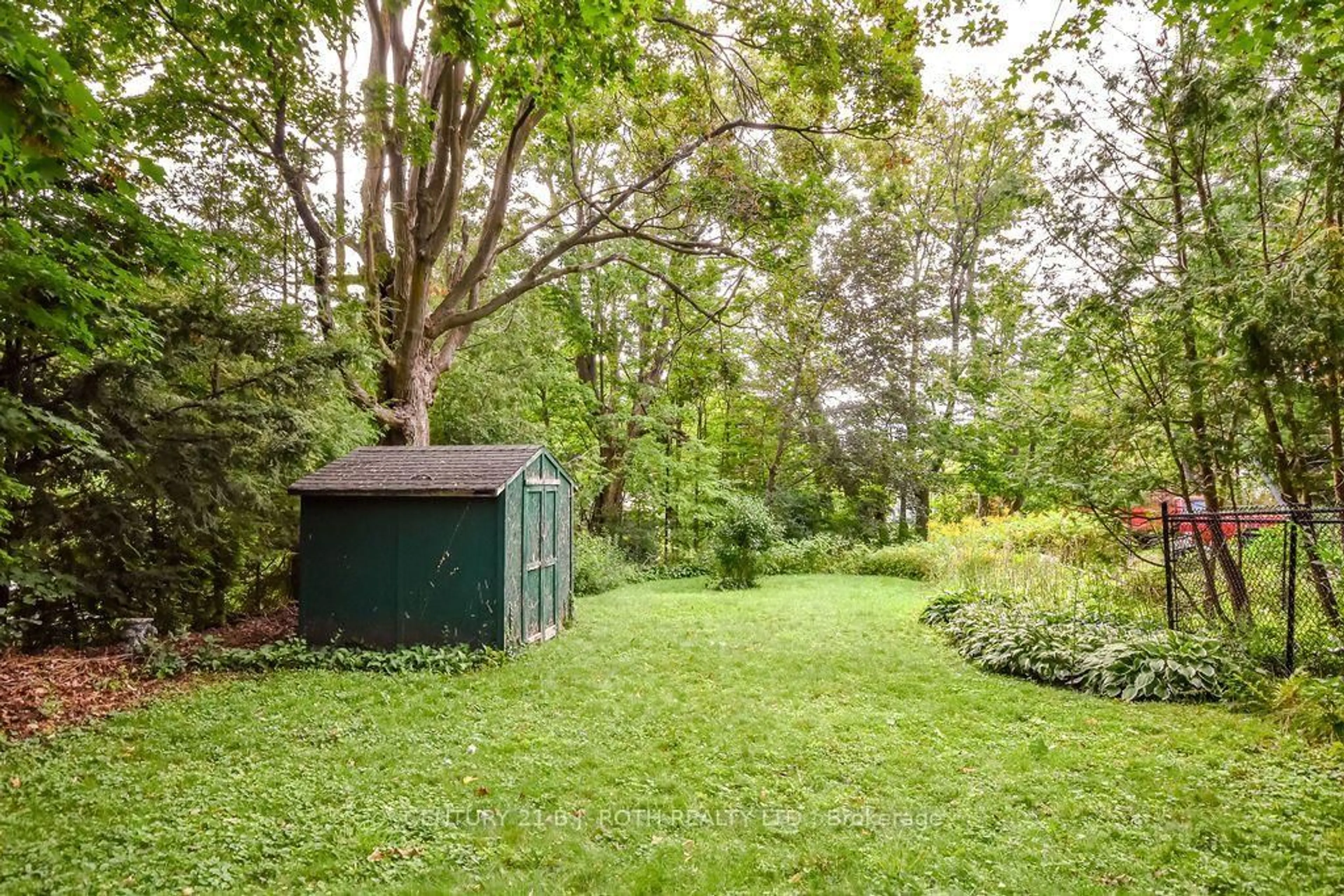 Shed for 183 CEDAR St, Orillia Ontario L3V 2E2