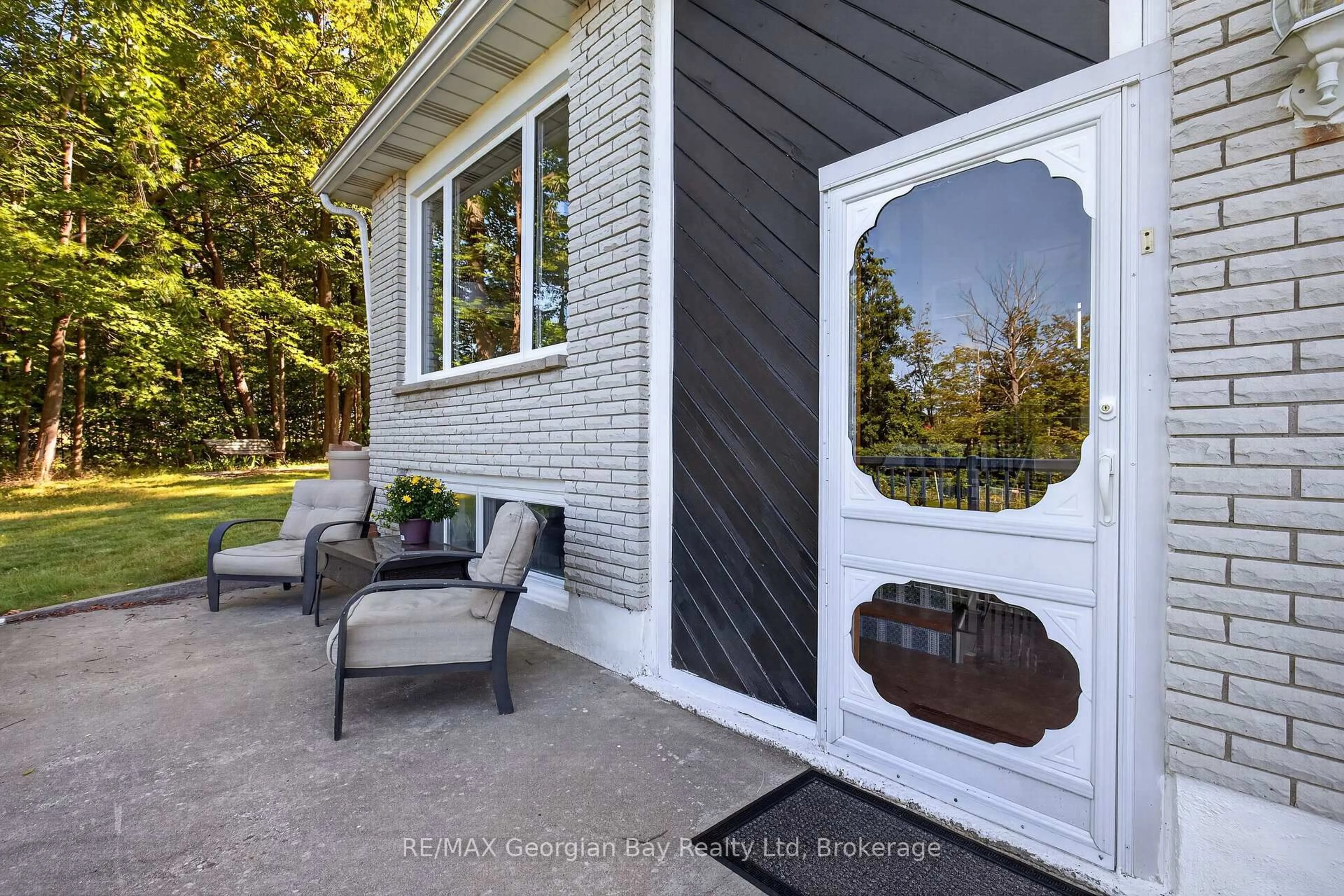 Unknown for 329 Church St, Penetanguishene Ontario L9M 1G5