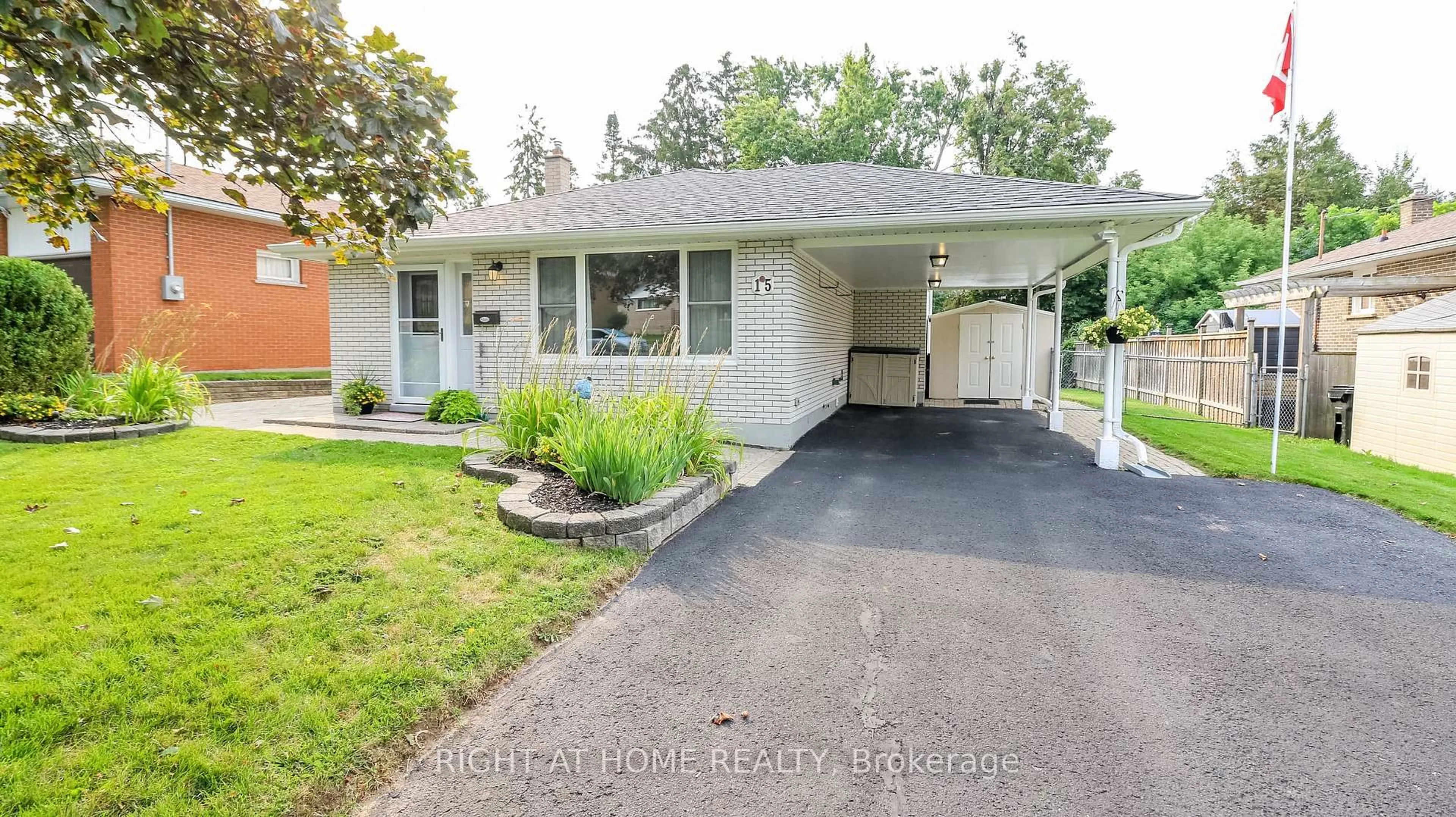 Home with vinyl exterior material, street for 15 Highview Rd, Barrie Ontario L4M 2M1