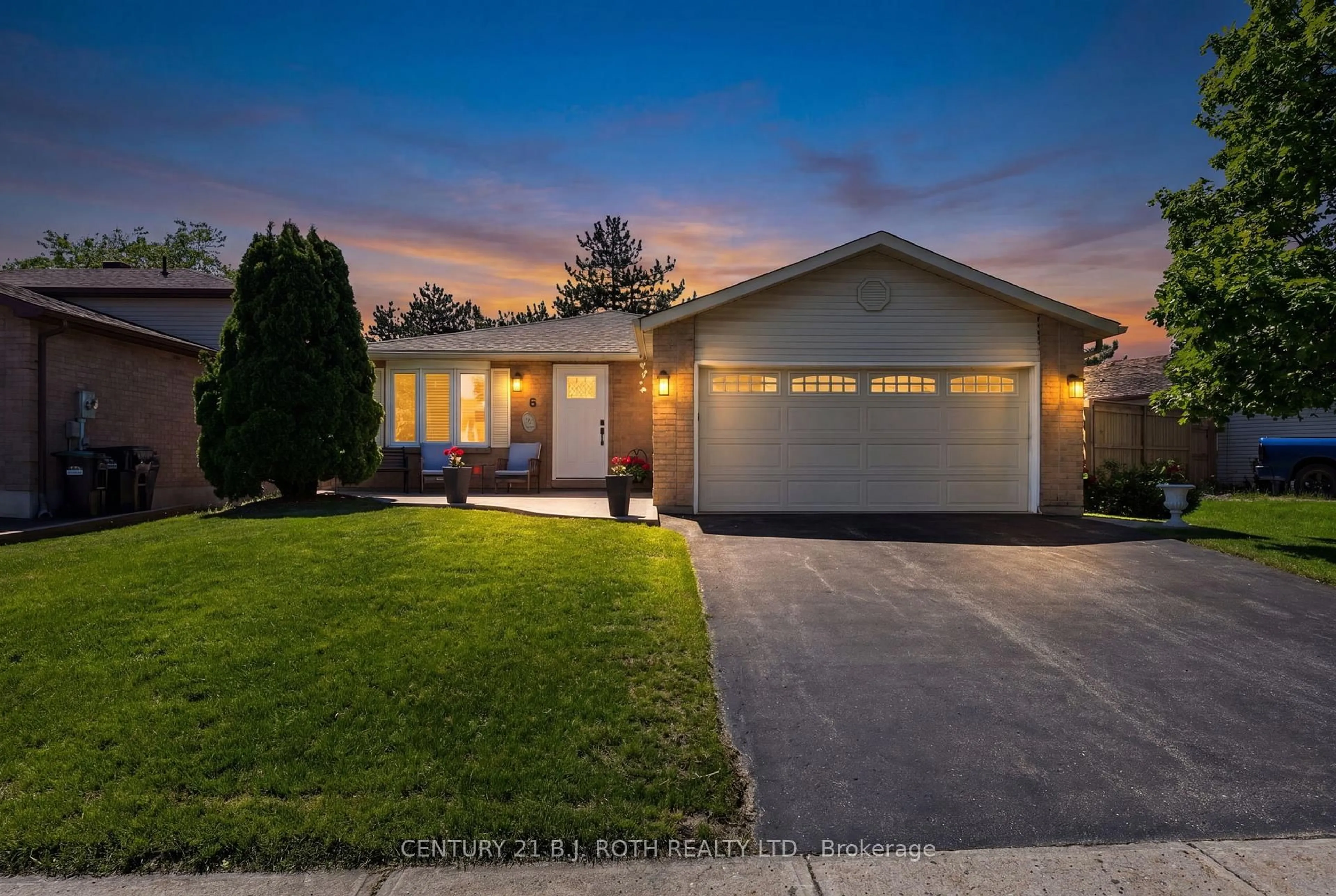 Home with vinyl exterior material, street for 6 Ford St, Barrie Ontario L4N 5X2