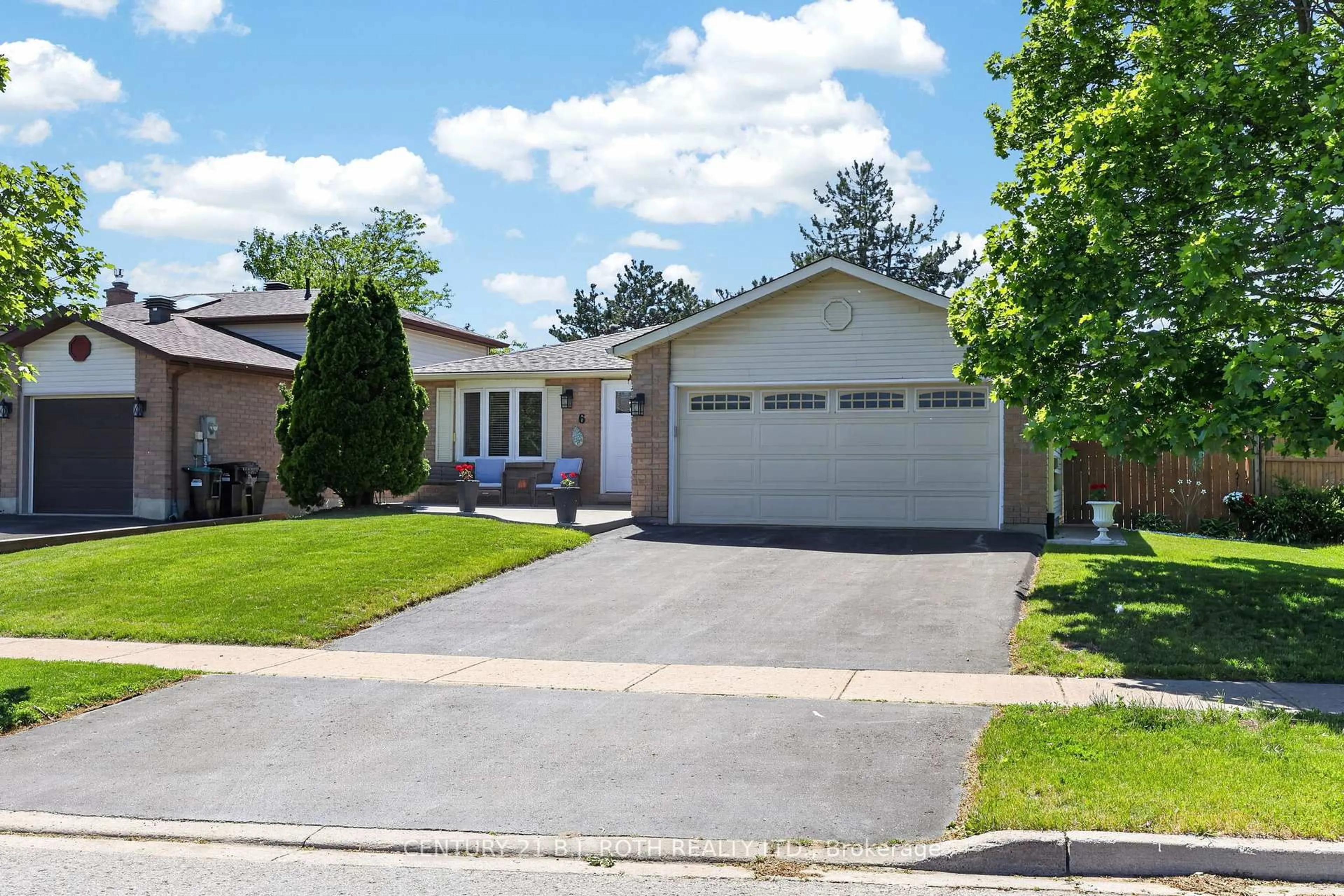 Home with brick exterior material, street for 6 Ford St, Barrie Ontario L4N 5X2