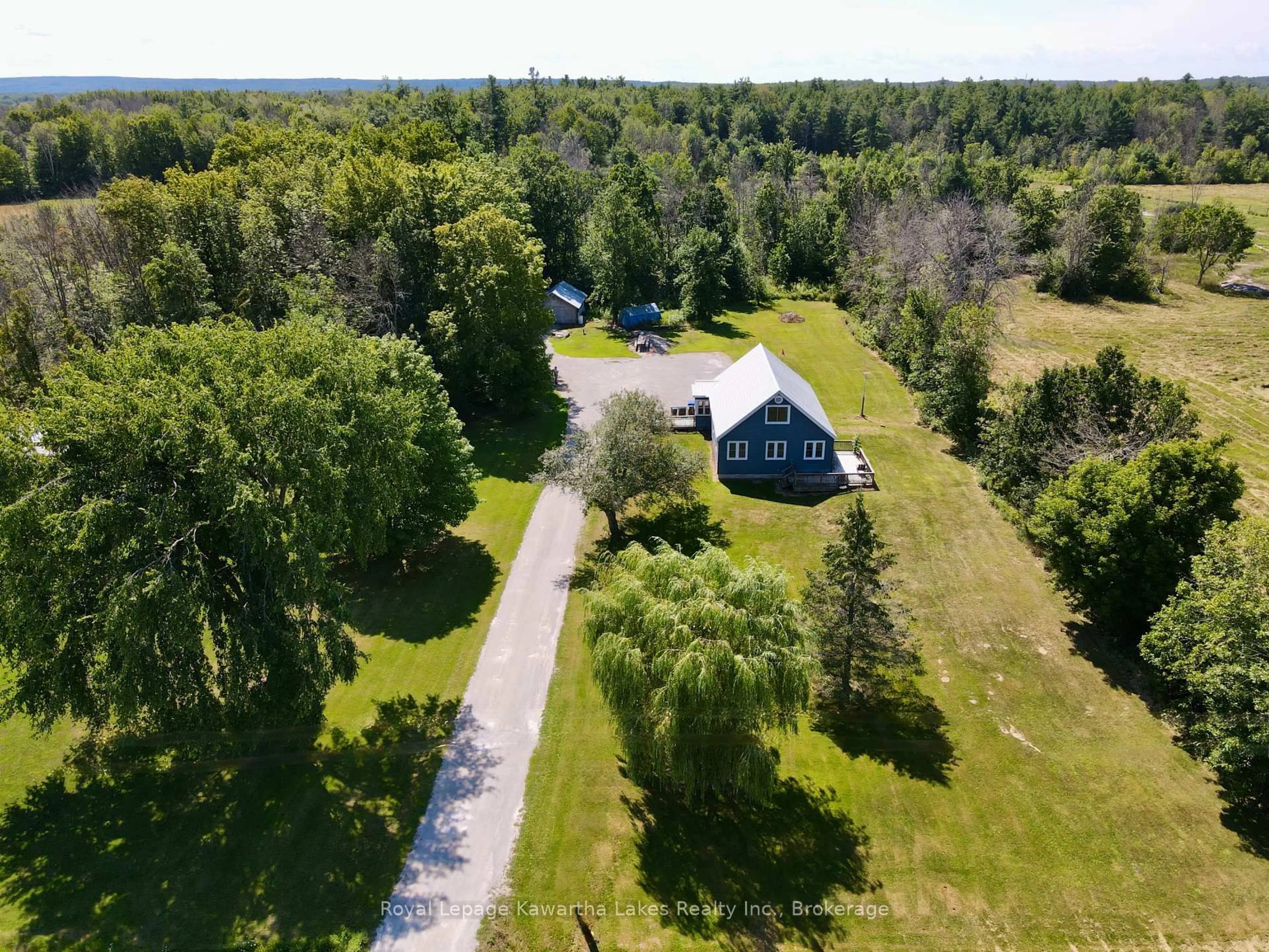 A pic from outside/outdoor area/front of a property/back of a property/a pic from drone, unknown for 1866 Irish Line, Severn Ontario L0K 1E0