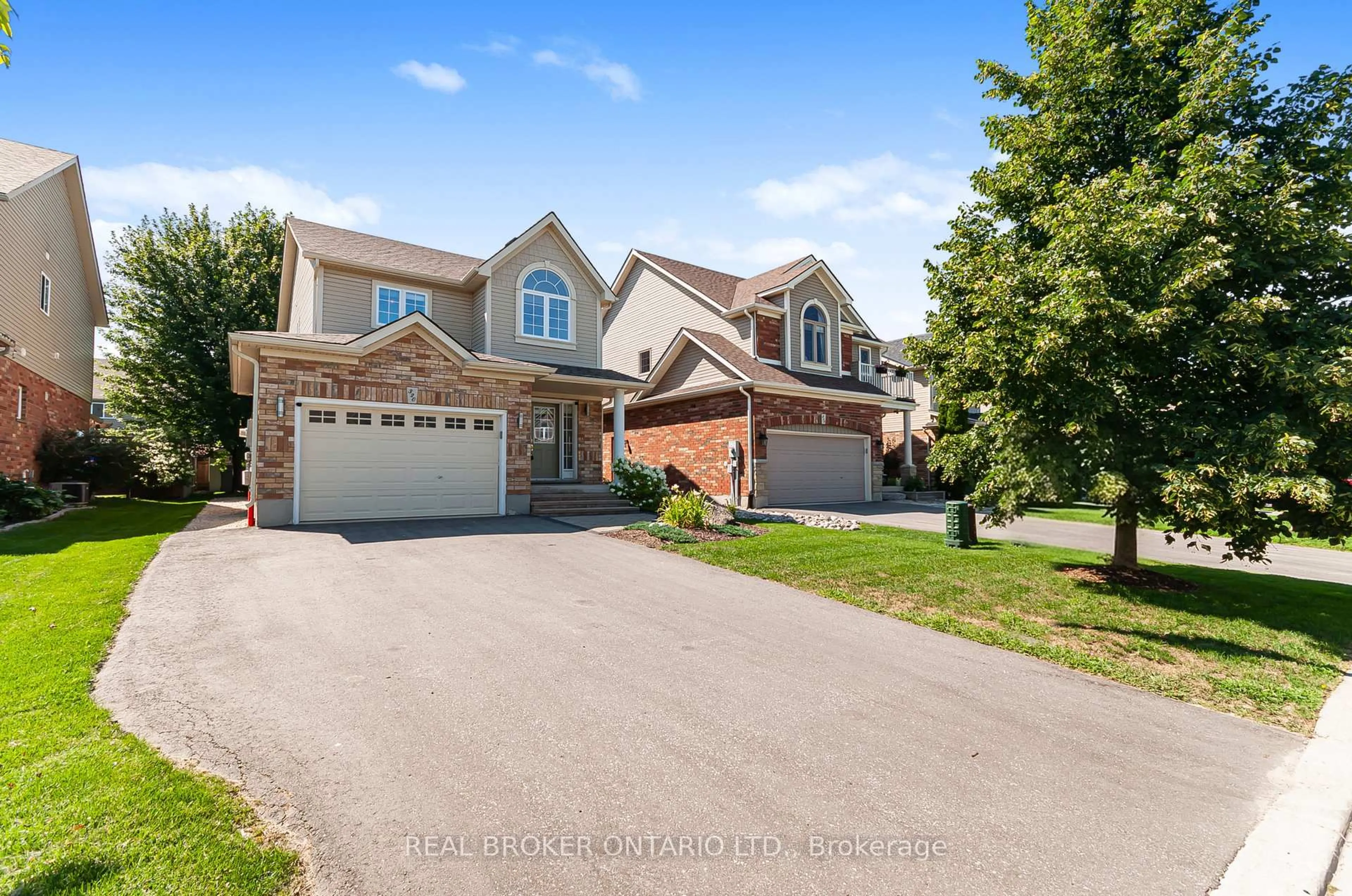 Home with brick exterior material, street for 320 Holden St, Collingwood Ontario L9Y 0E1