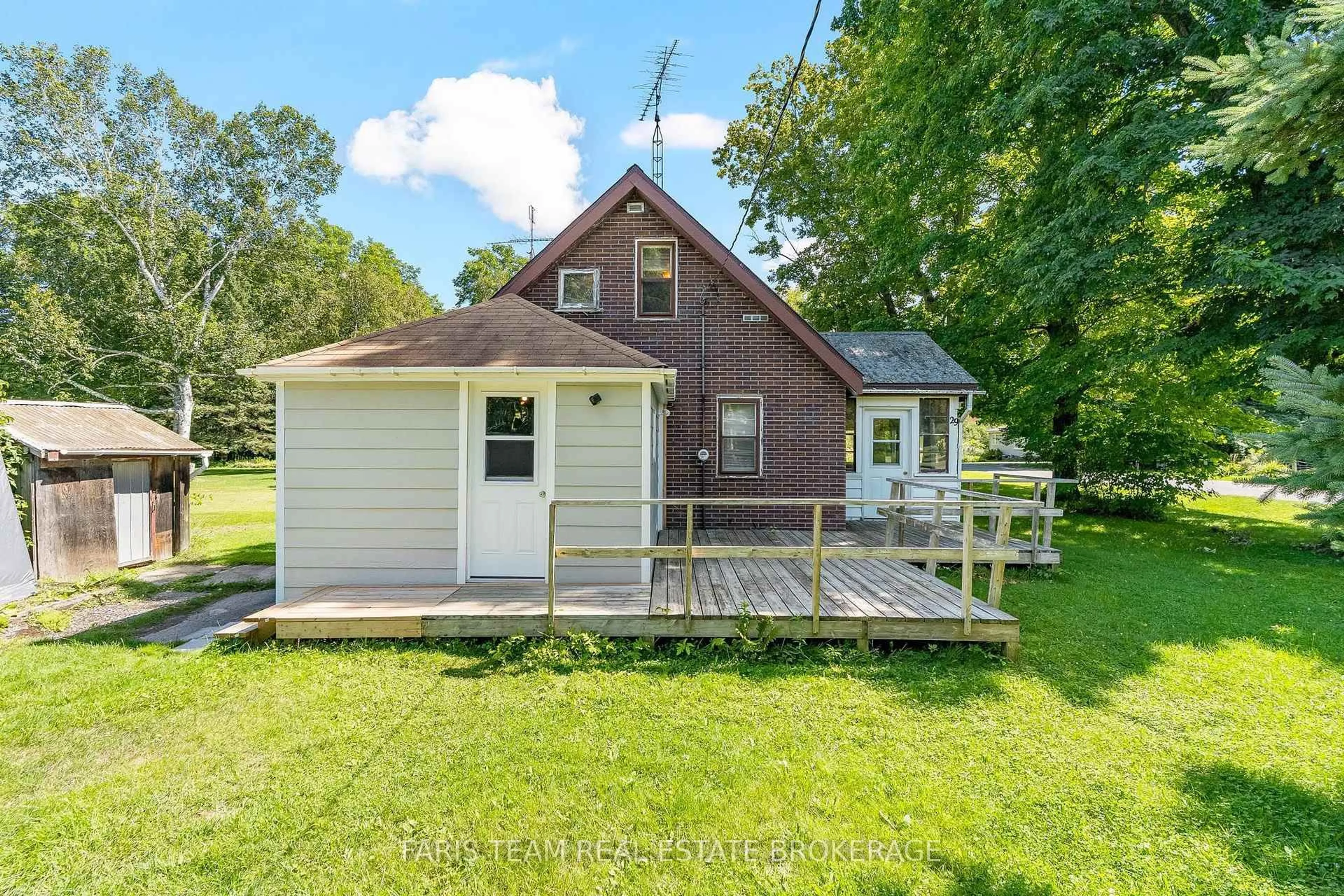 A pic from outside/outdoor area/front of a property/back of a property/a pic from drone, unknown for 29 Marsh Lane, Tiny Ontario L0K 2E1