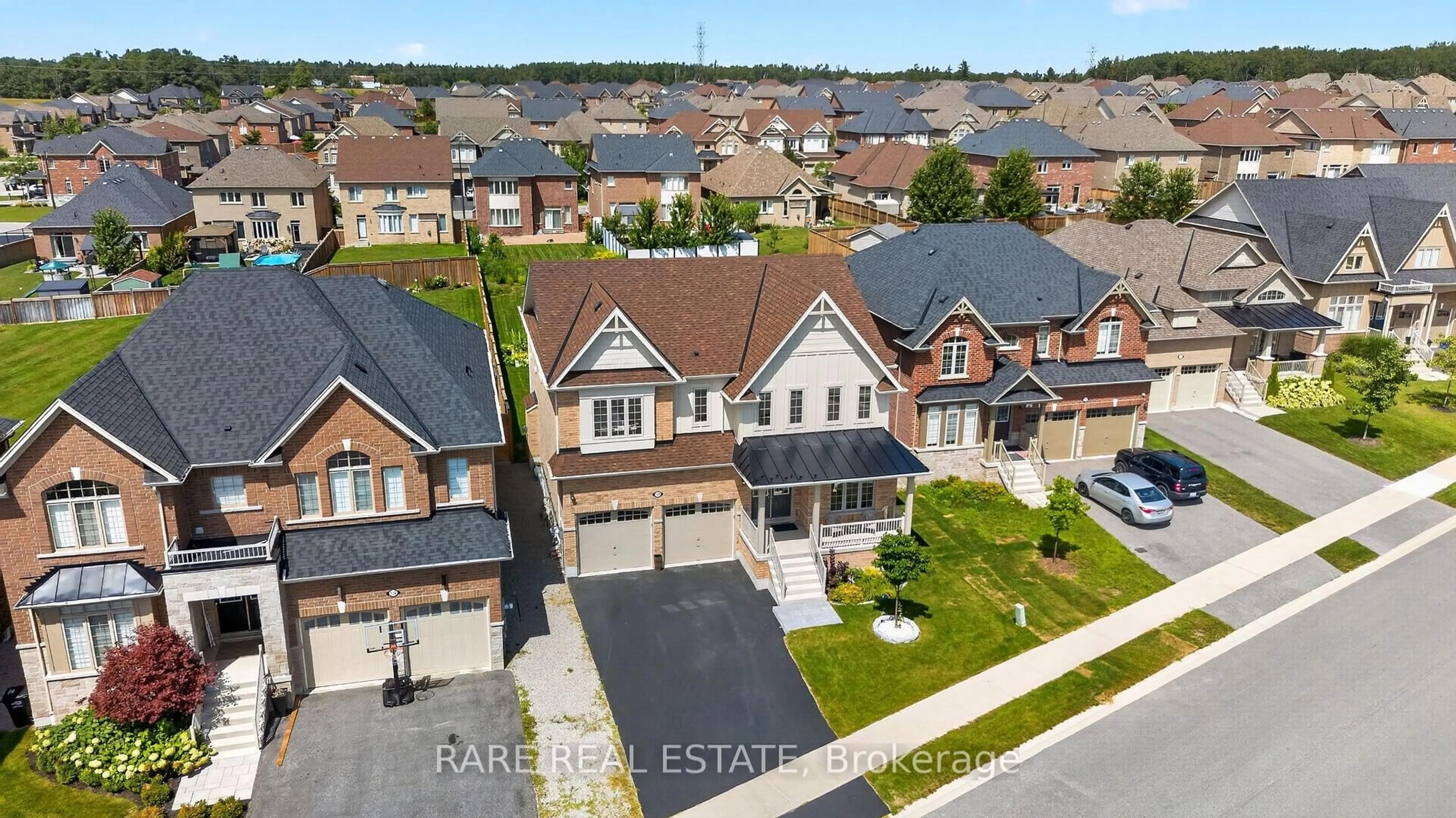 A pic from outside/outdoor area/front of a property/back of a property/a pic from drone, street for 130 Victoria Wood Ave, Springwater Ontario L9X 1Z8