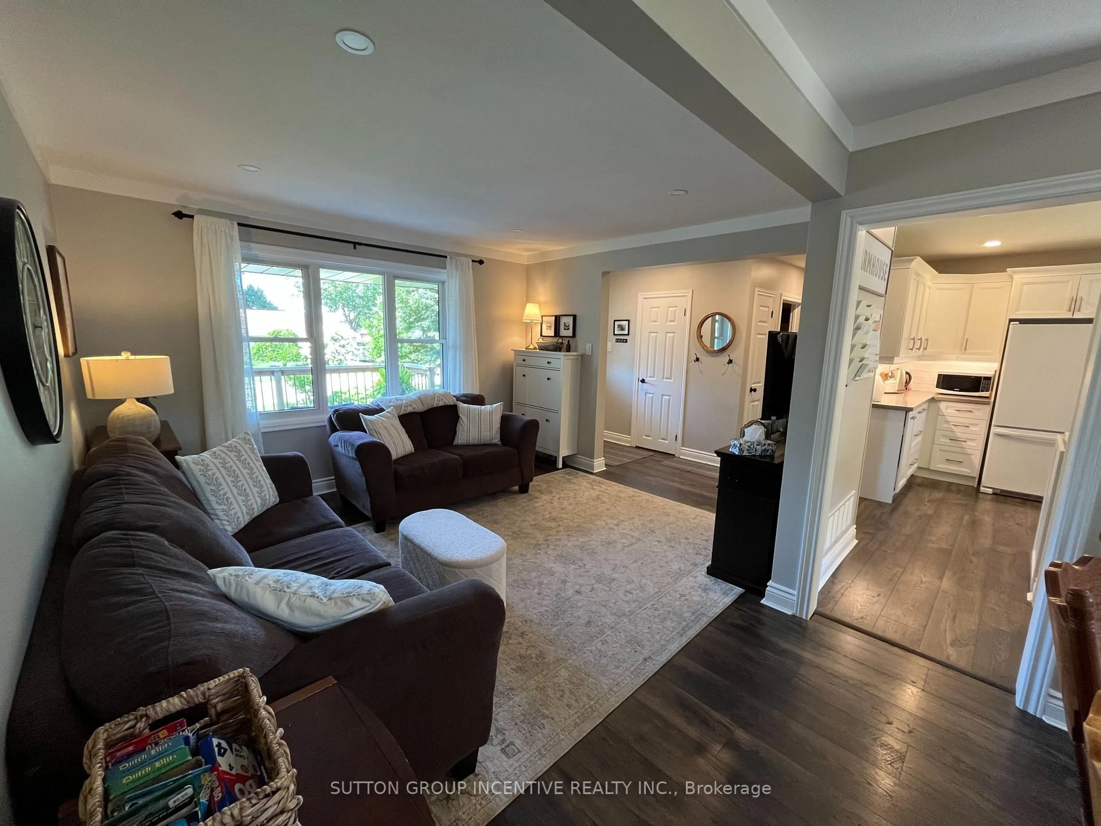 Living room with furniture, unknown for 23 Northpark Rd, Barrie Ontario L4M 2J5
