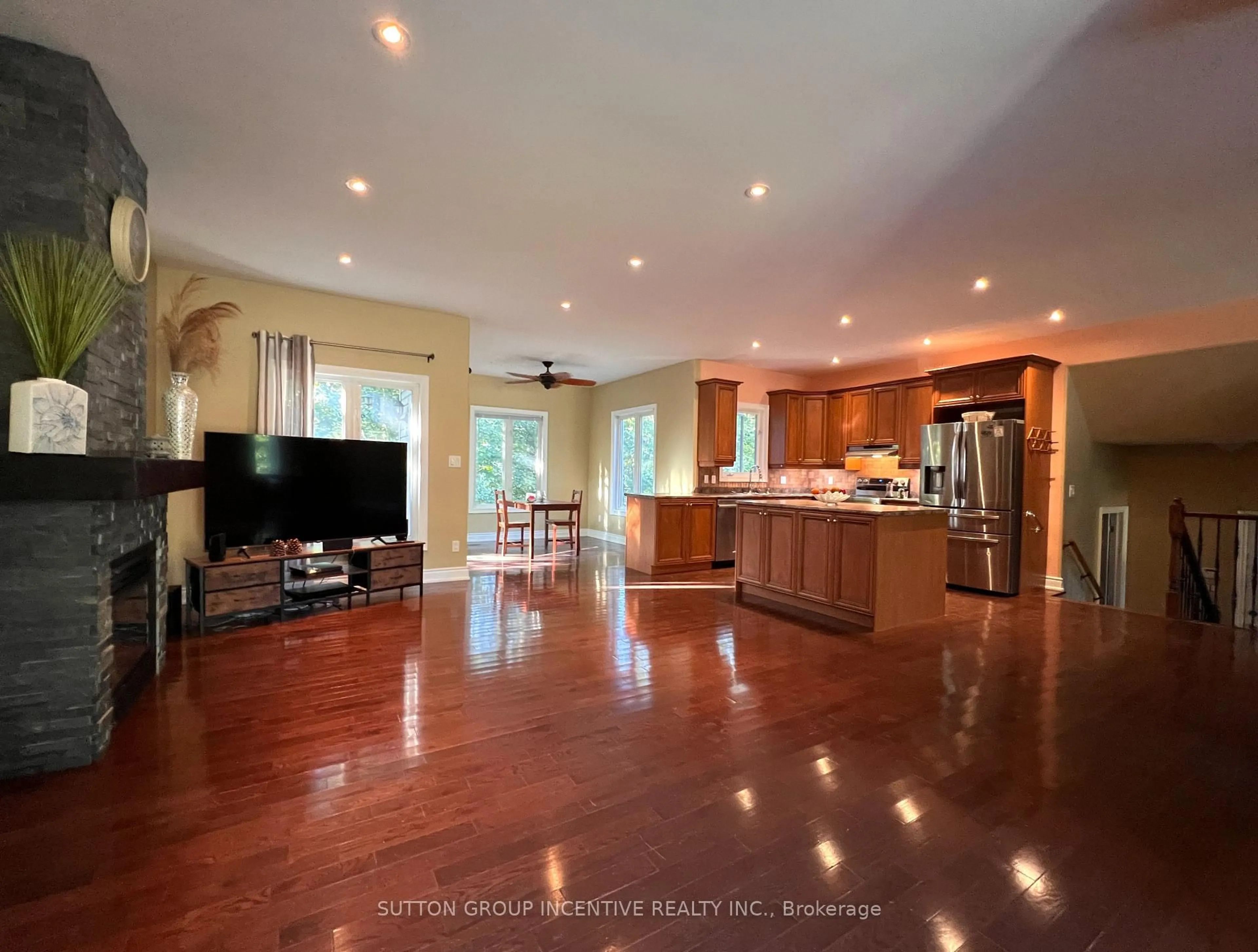 Open concept kitchen, unknown for 32 Albion Lane, Tiny Ontario L9M 0J2