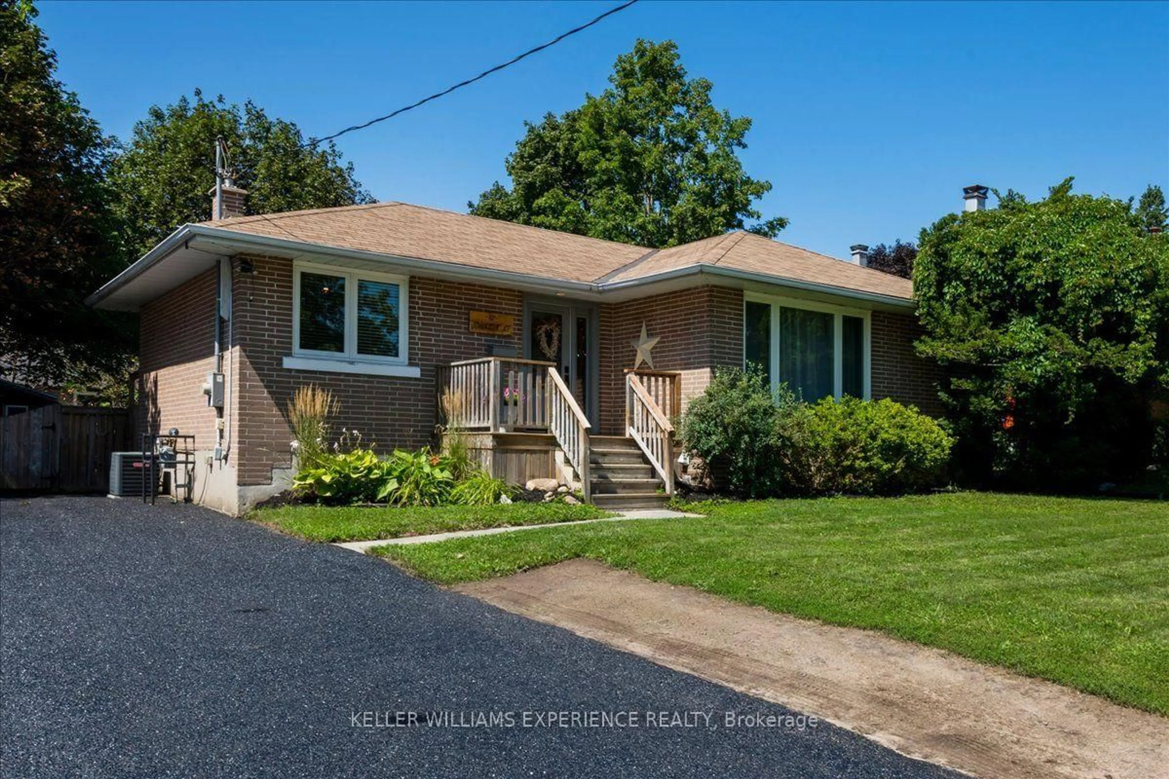 Unknown for 92 Johnson St, Barrie Ontario L4M 4R3