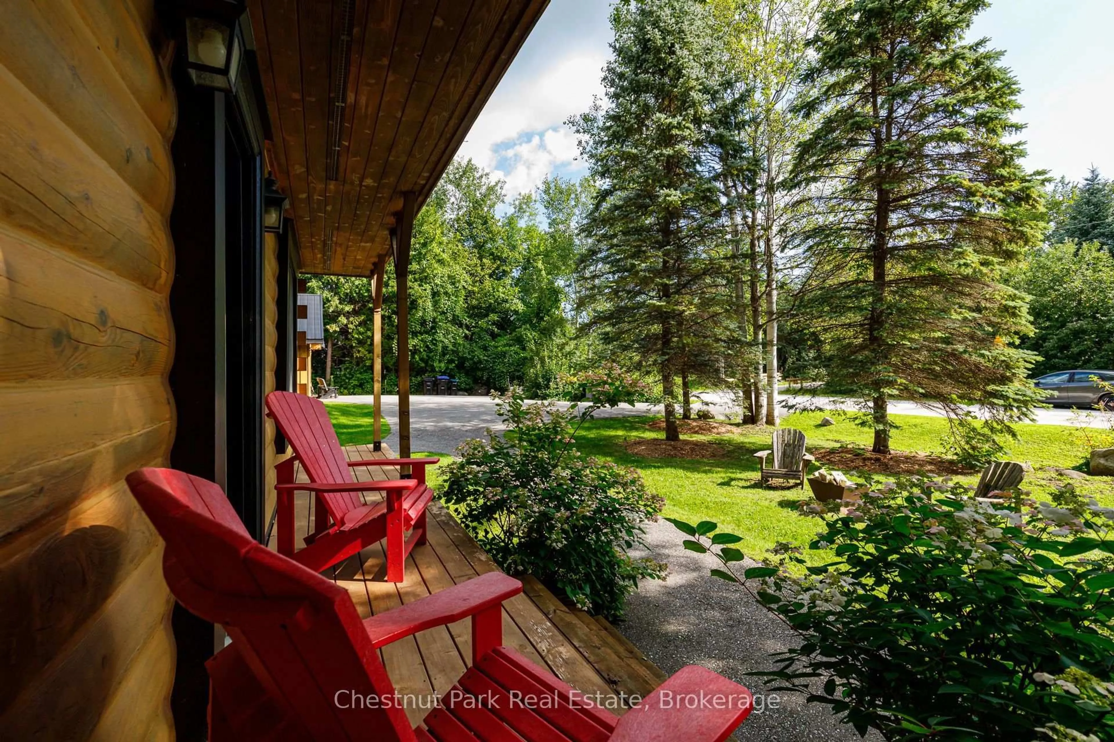 Patio, forest/trees view for 8390 Poplar Sdrd, Clearview Ontario L9Y 3Y9