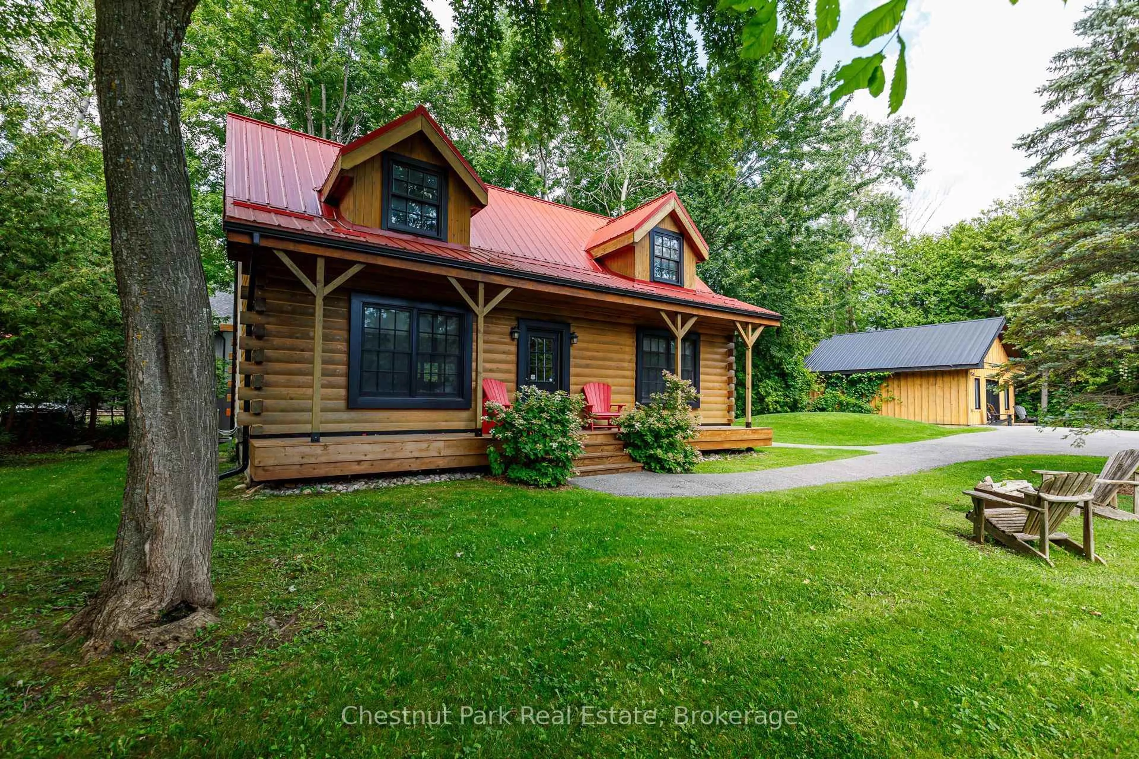 A pic from outside/outdoor area/front of a property/back of a property/a pic from drone, street for 8390 Poplar Sdrd, Clearview Ontario L9Y 3Y9
