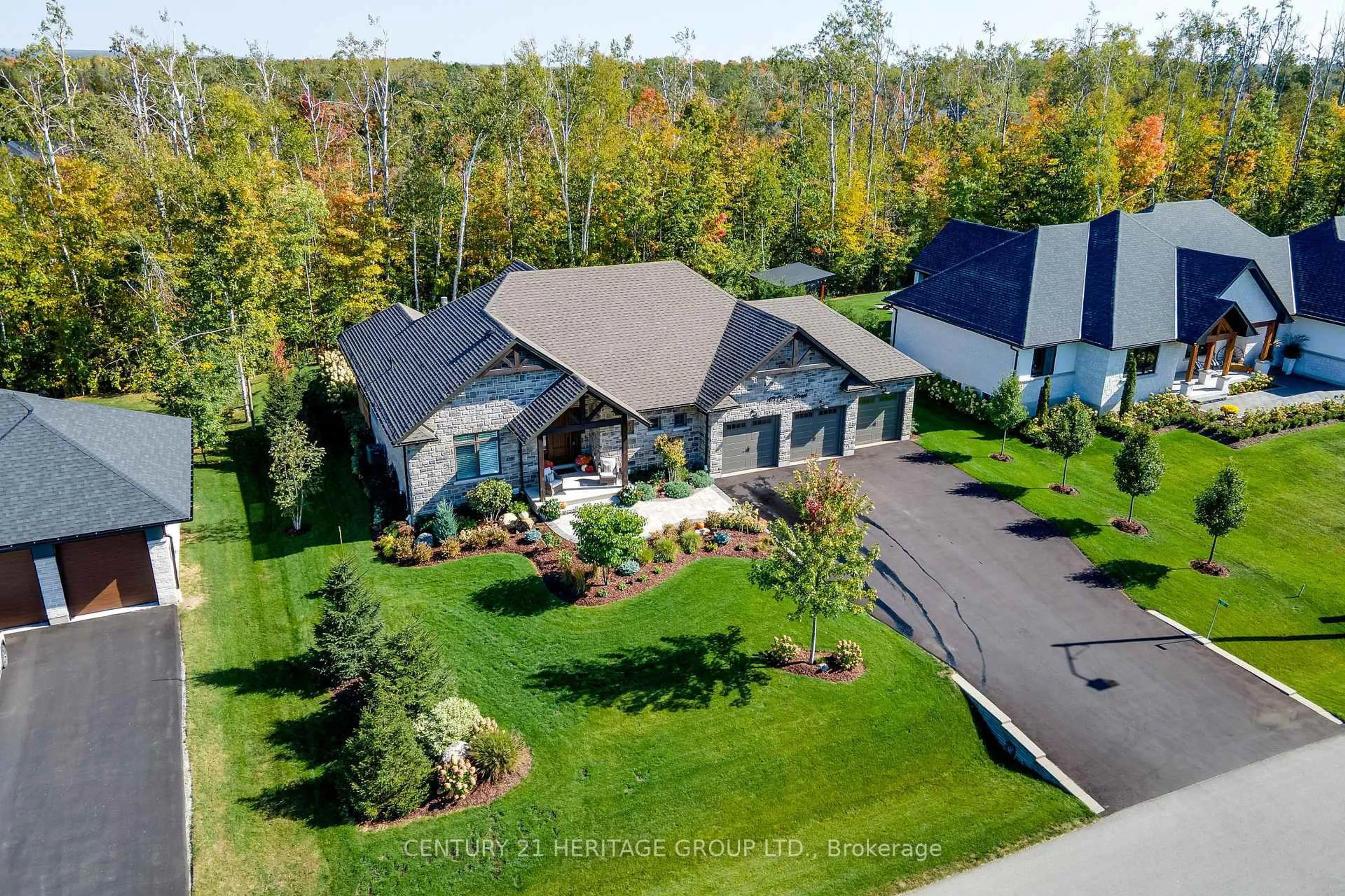 A pic from outside/outdoor area/front of a property/back of a property/a pic from drone, street for 13 Byers St, Springwater Ontario L9X 2A3