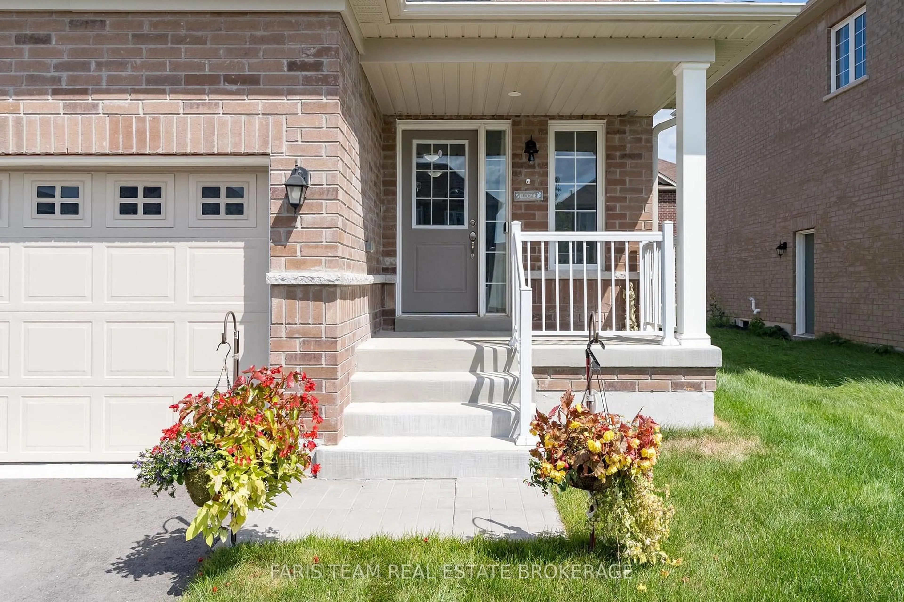 Unknown for 207 Cubitt St, Clearview Ontario L0M 1S0