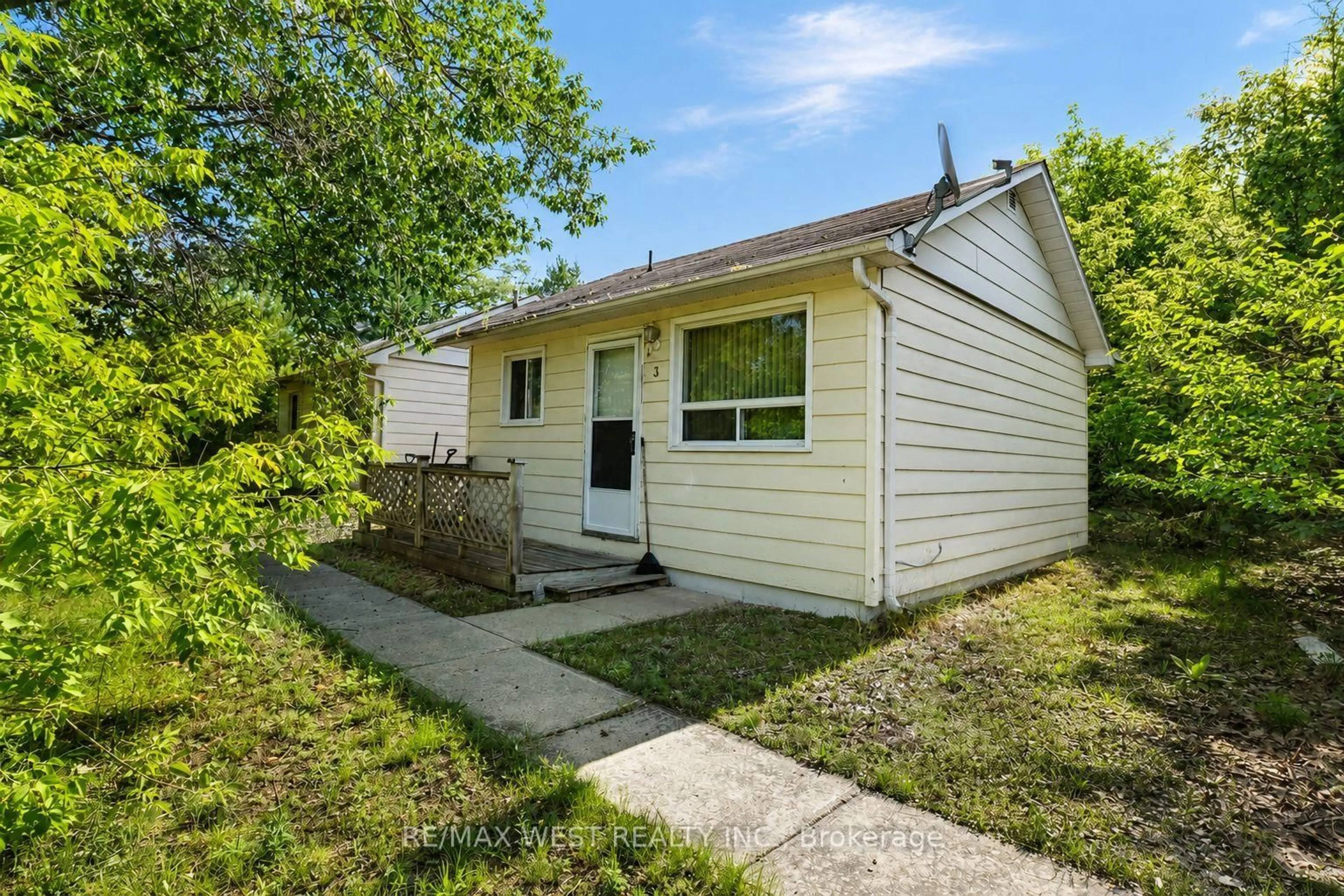 Unknown for 195 Dunkerron Ave, Wasaga Beach Ontario L9Z 2G8