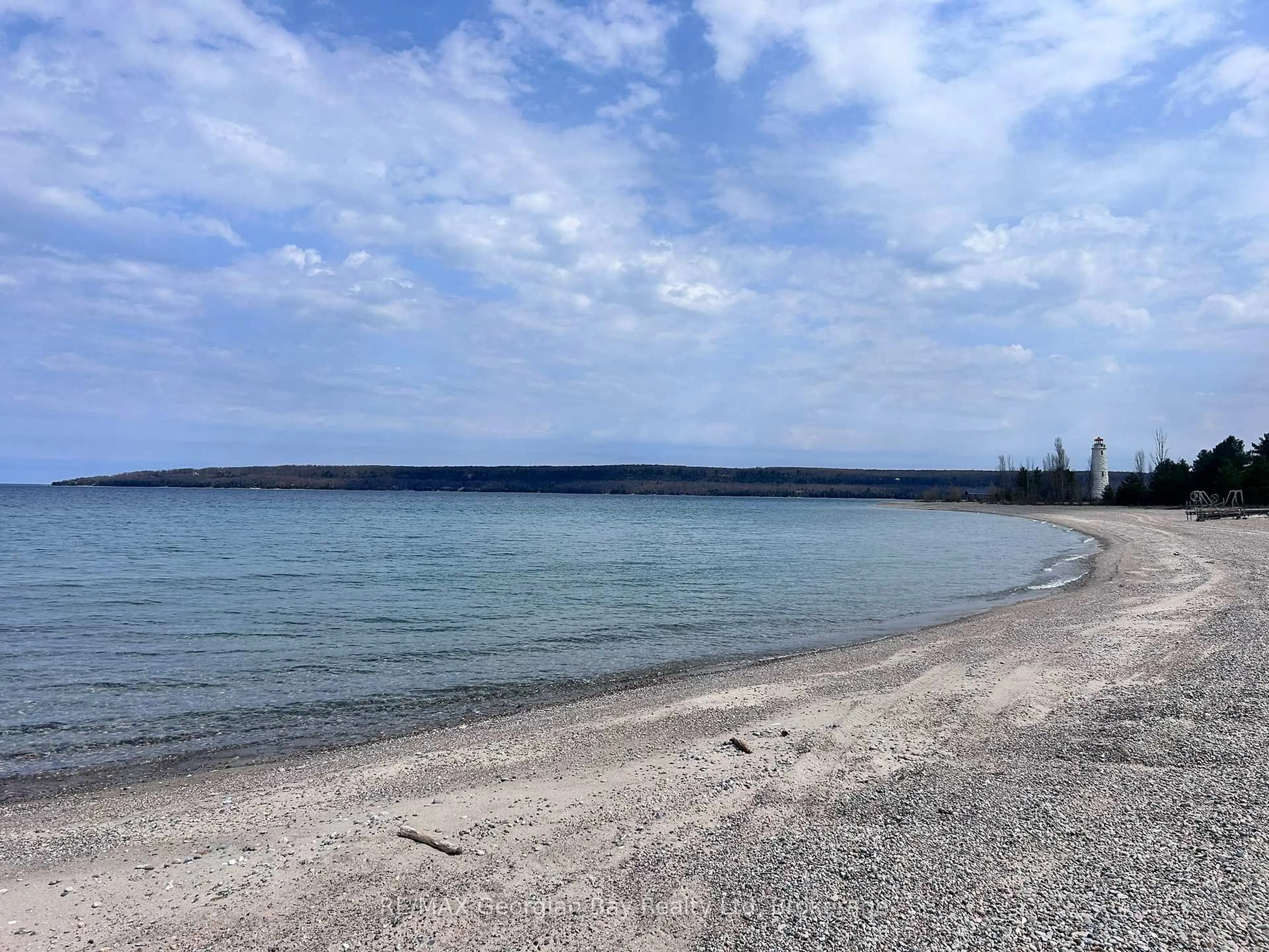 Blurry image for 681 Mkade Kegwin Miikan Rd, Christian Island 30 Ontario L9M 0A9