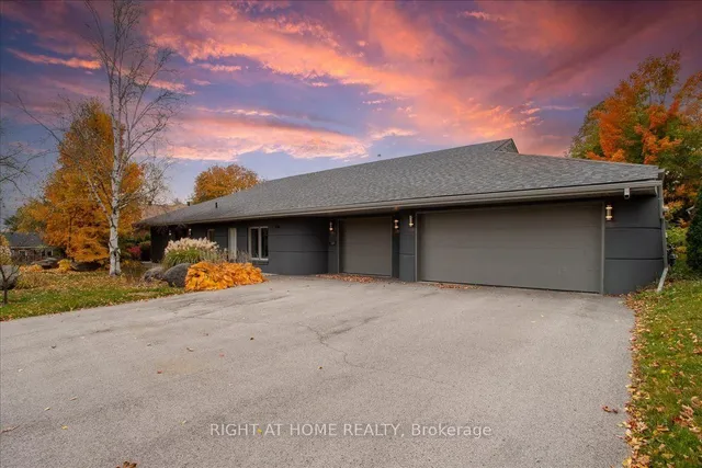 88 Cook St, Barrie 3