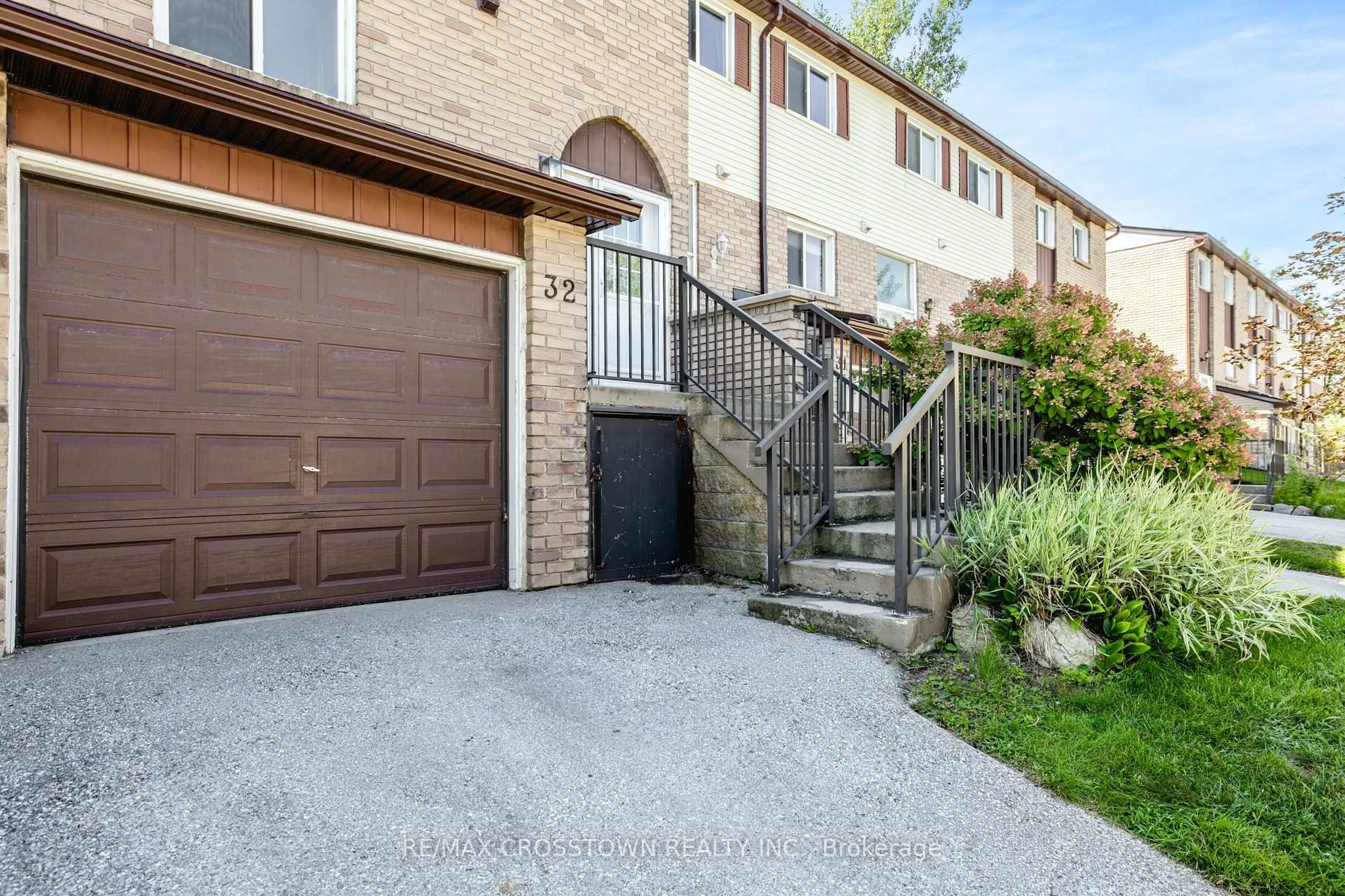 Unknown for 52 Adelaide St #32, Barrie Ontario L4N 3T5