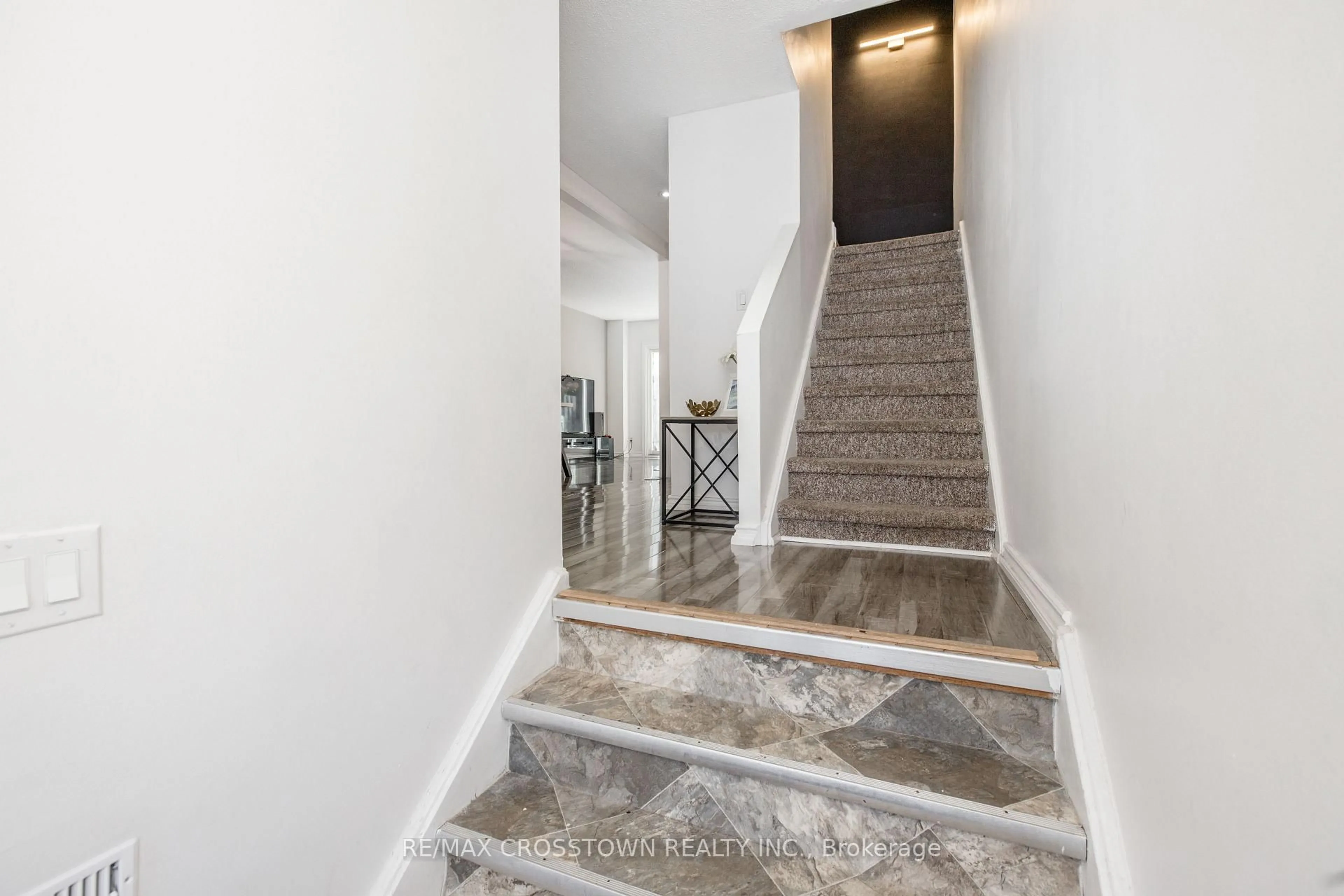 Stairs for 52 Adelaide St #32, Barrie Ontario L4N 3T5