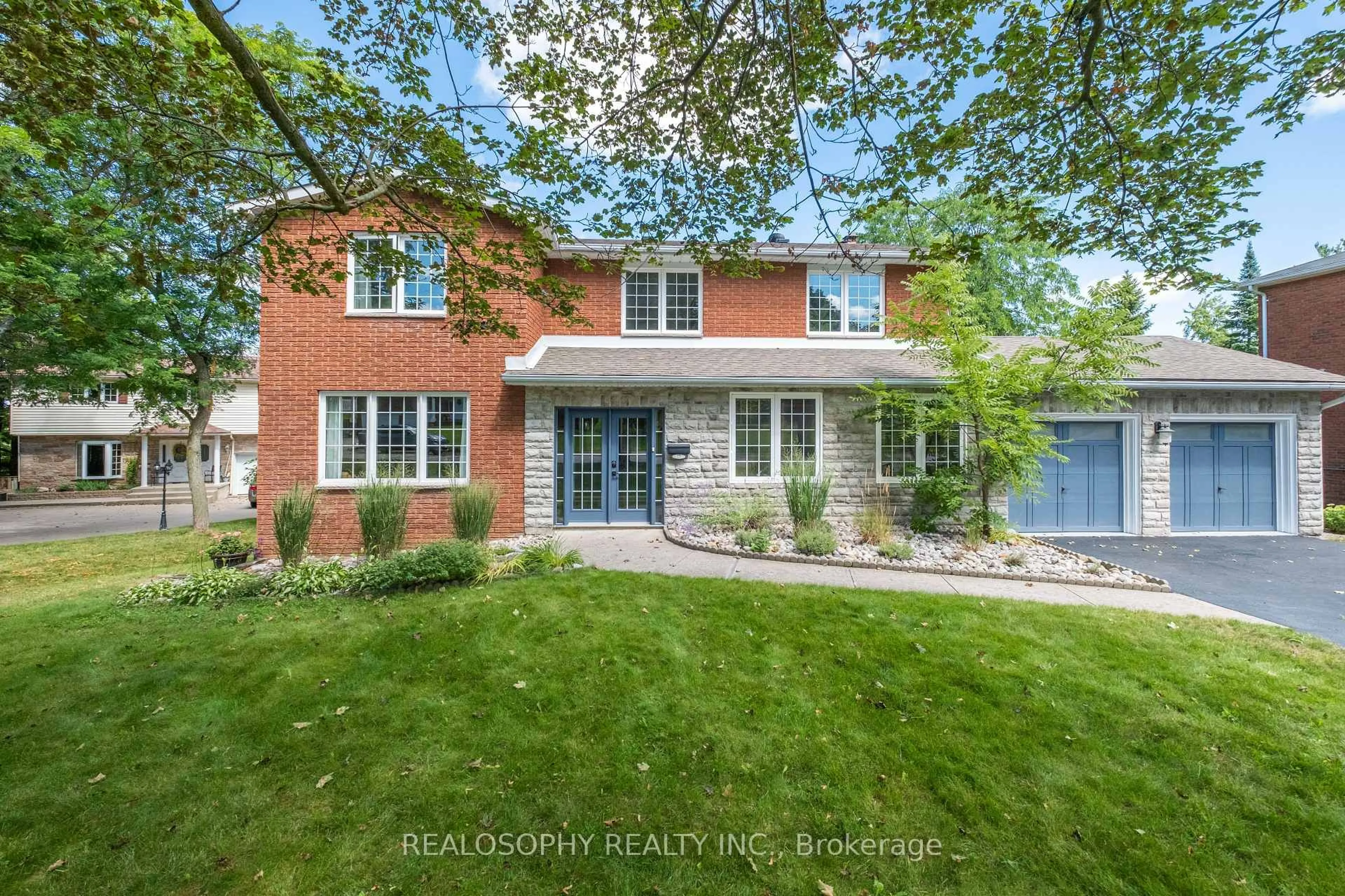 Home with brick exterior material, street for 22 Murray St, Barrie Ontario L4N 2X2