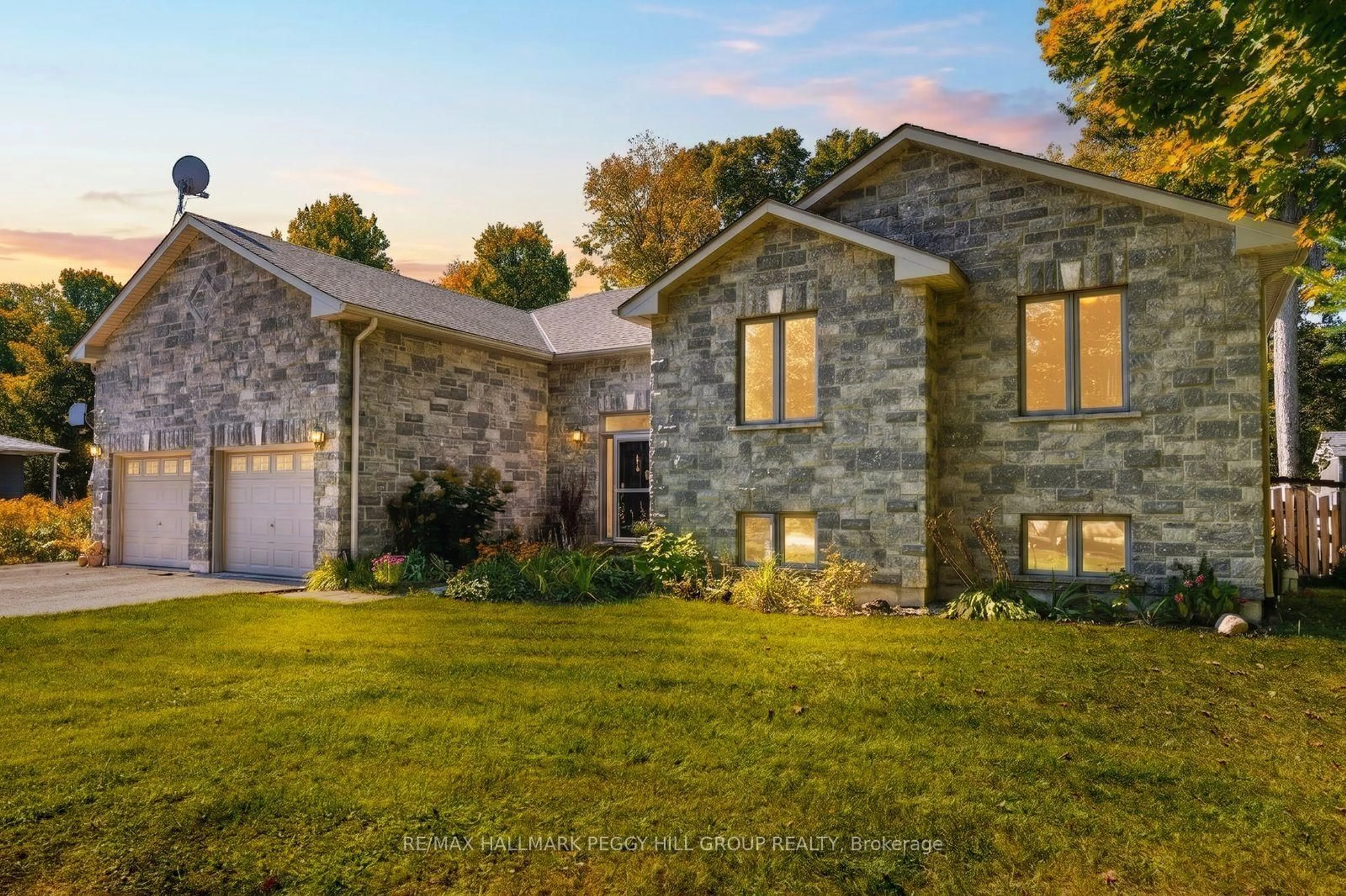 Home with brick exterior material, unknown for 122 Trout Lane, Tiny Ontario L9M 0J1