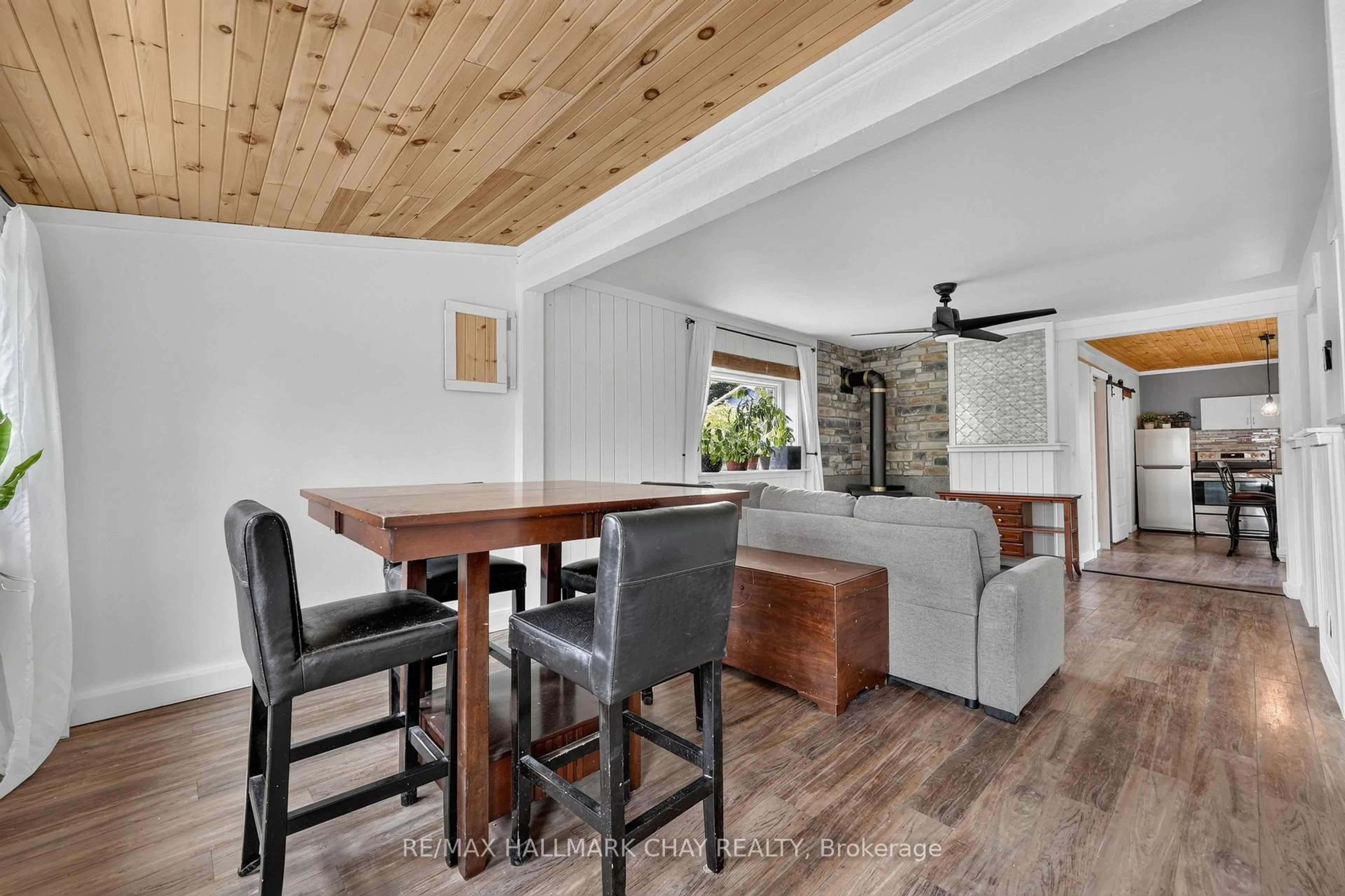 Open concept kitchen, wood/laminate floor for 8 Myrtle Ave, Oro-Medonte Ontario L0L 1T0