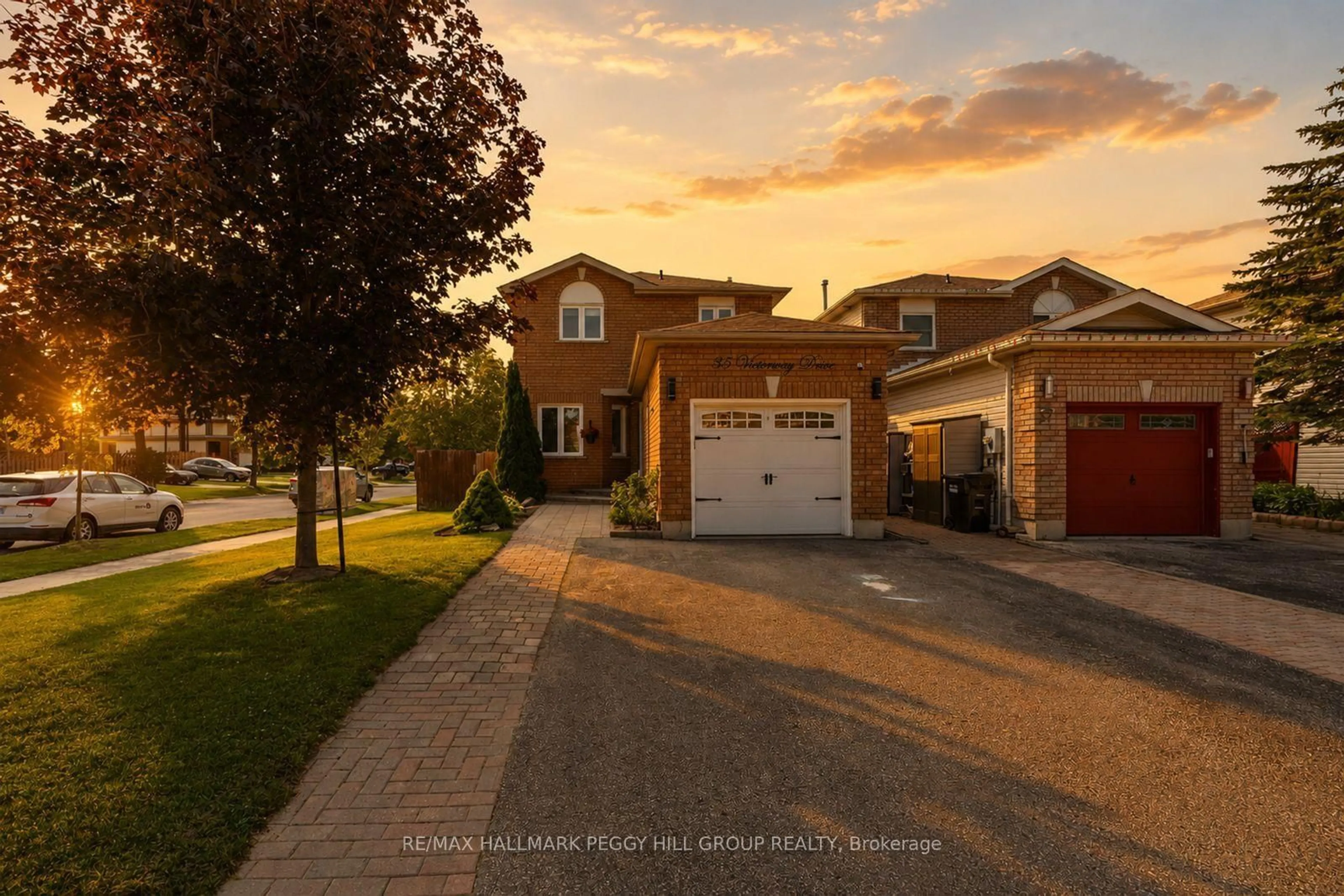 Home with brick exterior material, street for 35 Victorway Dr, Barrie Ontario L4N 9L3