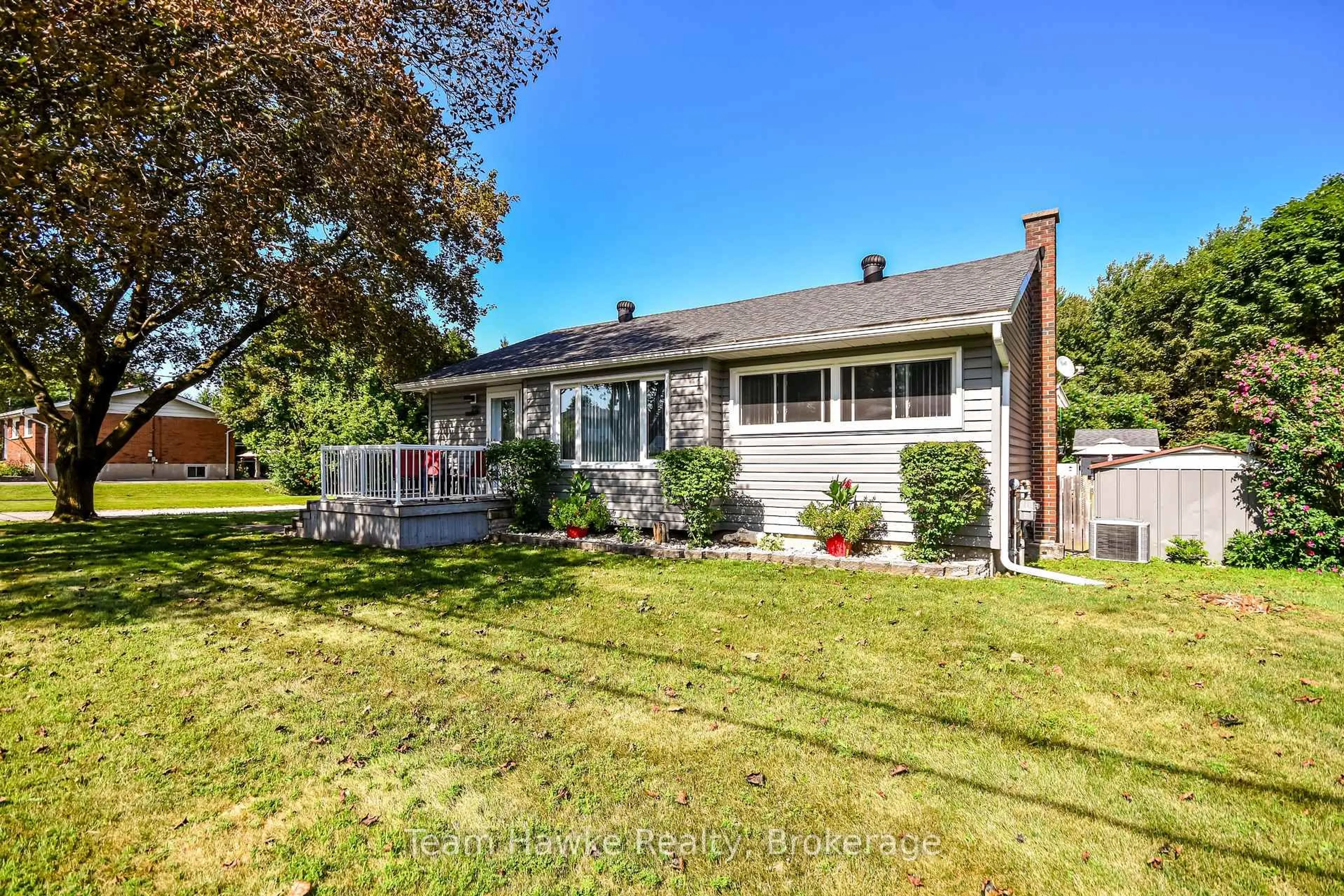 Unknown for 25 Lucy St, Penetanguishene Ontario L9M 1K7