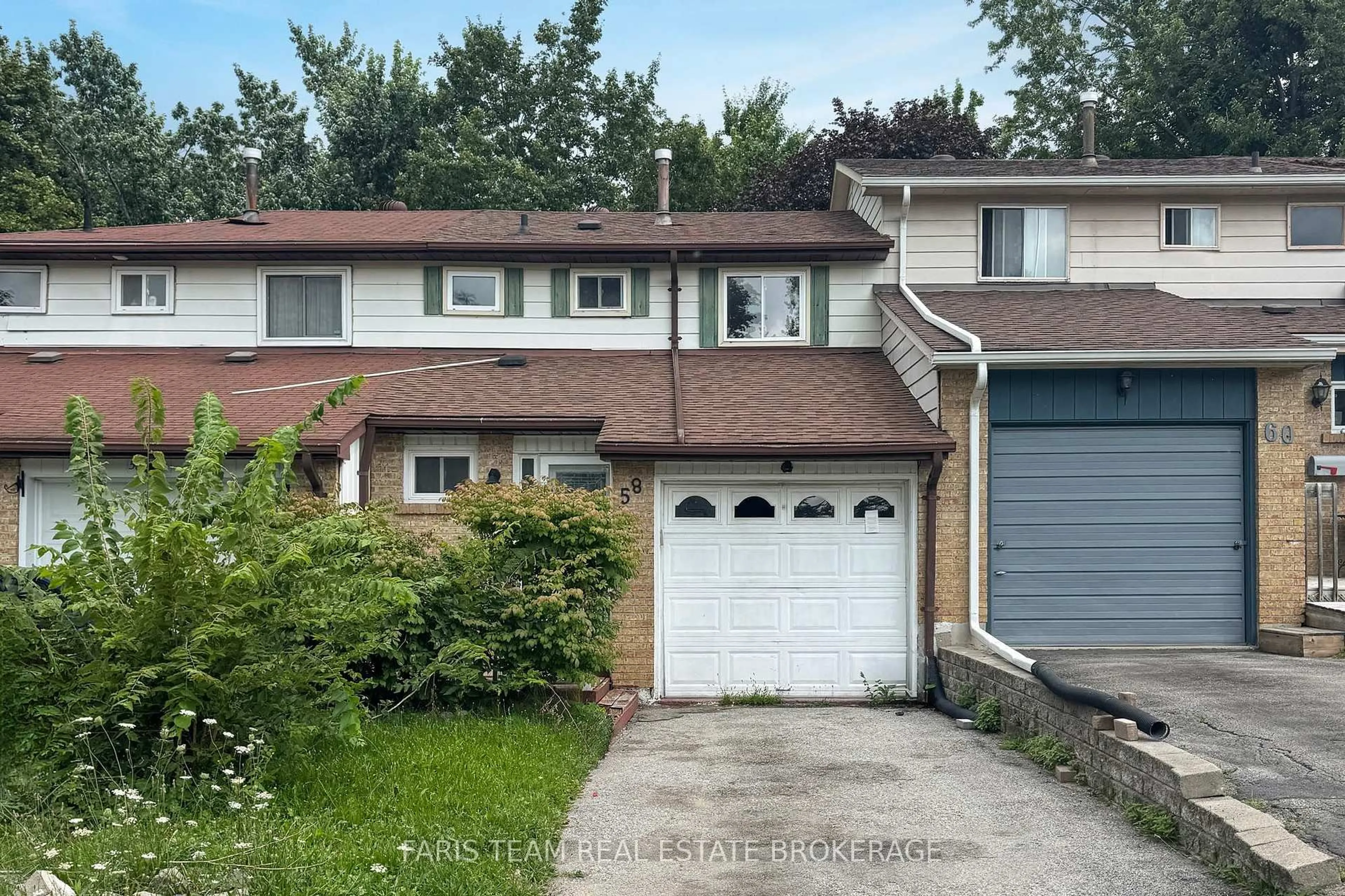 Home with vinyl exterior material, street for 58 Chaucer Cres, Barrie Ontario L4N 4T7