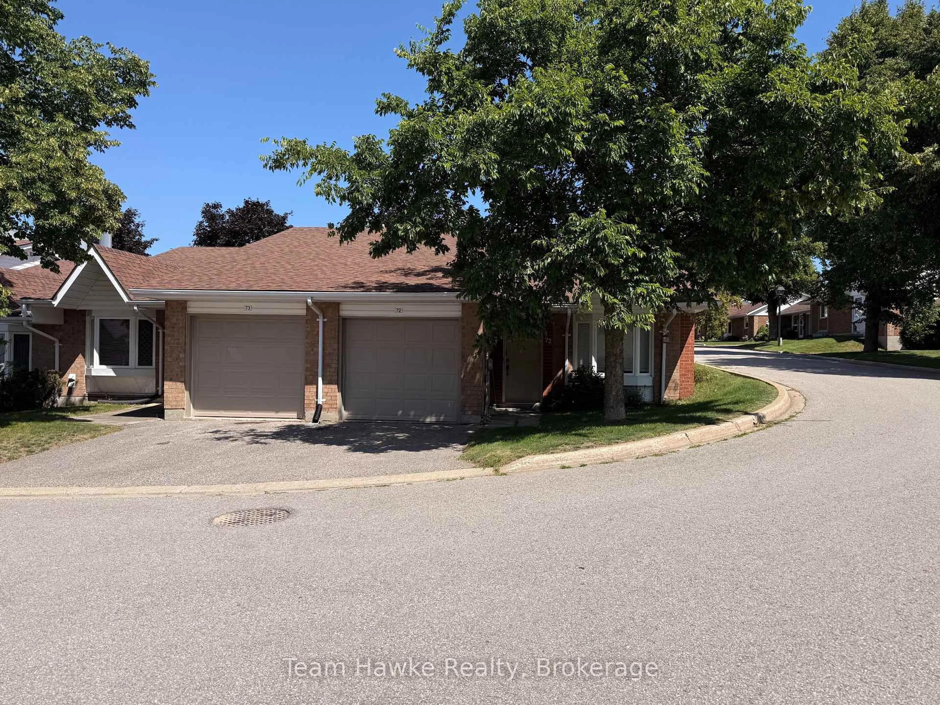 A pic from outside/outdoor area/front of a property/back of a property/a pic from drone, street for 696 King St #72, Midland Ontario L4R 5B7