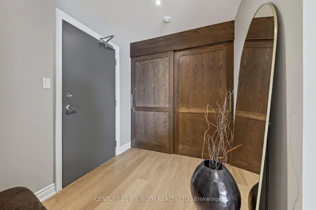 33 Ellen St #904, Barrie 5