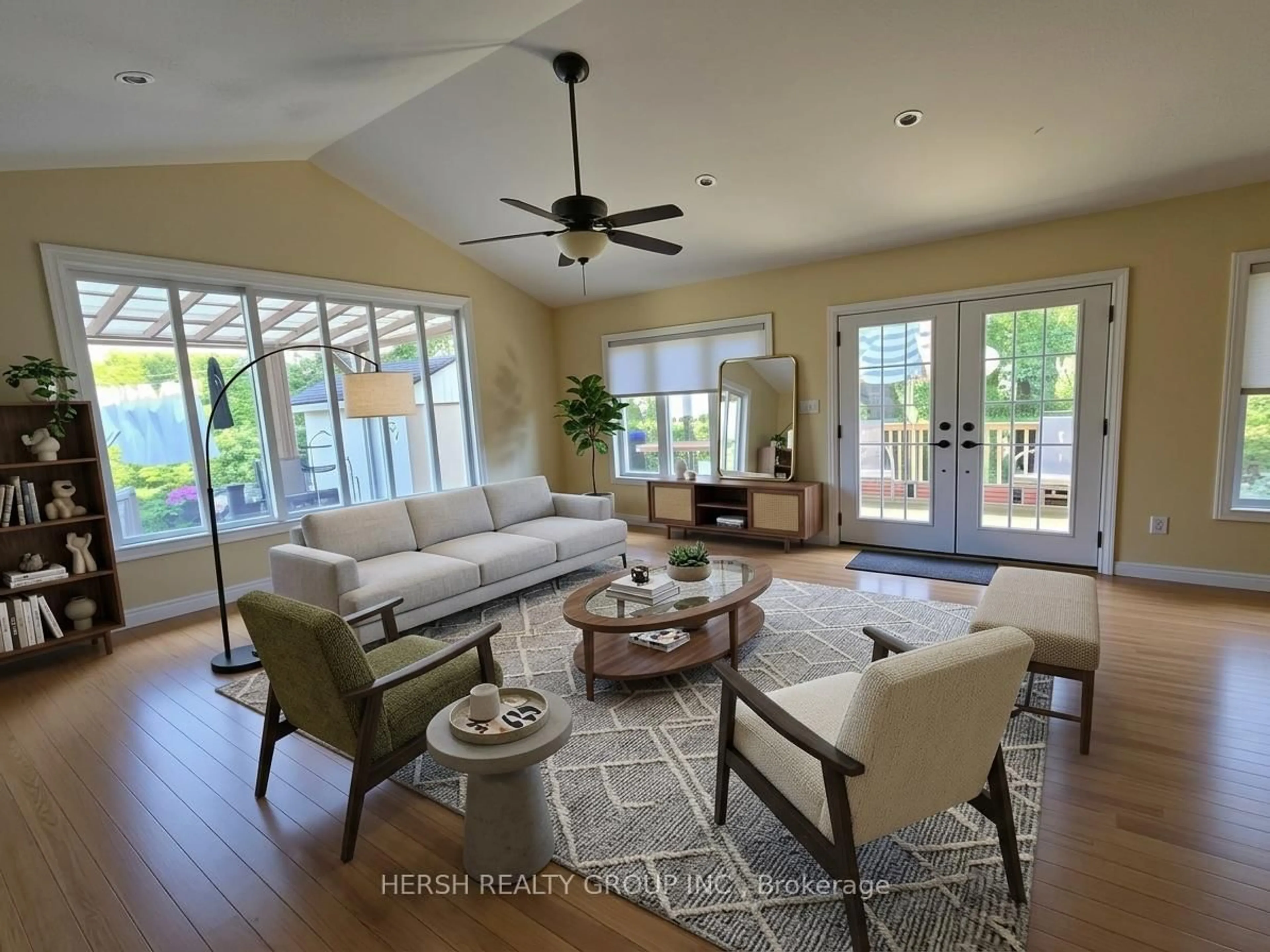Living room with furniture, unknown for 47 68th St, Wasaga Beach Ontario L9Z 1T9