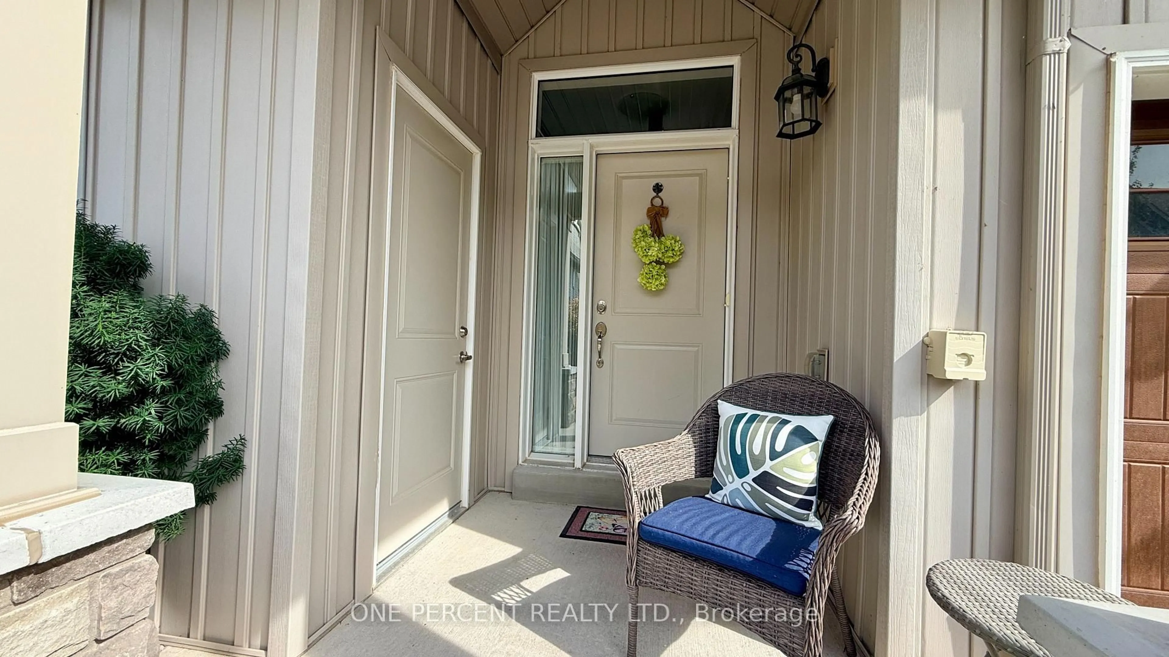 Indoor entryway for 37 Lett Ave, Collingwood Ontario L9Y 0Z5