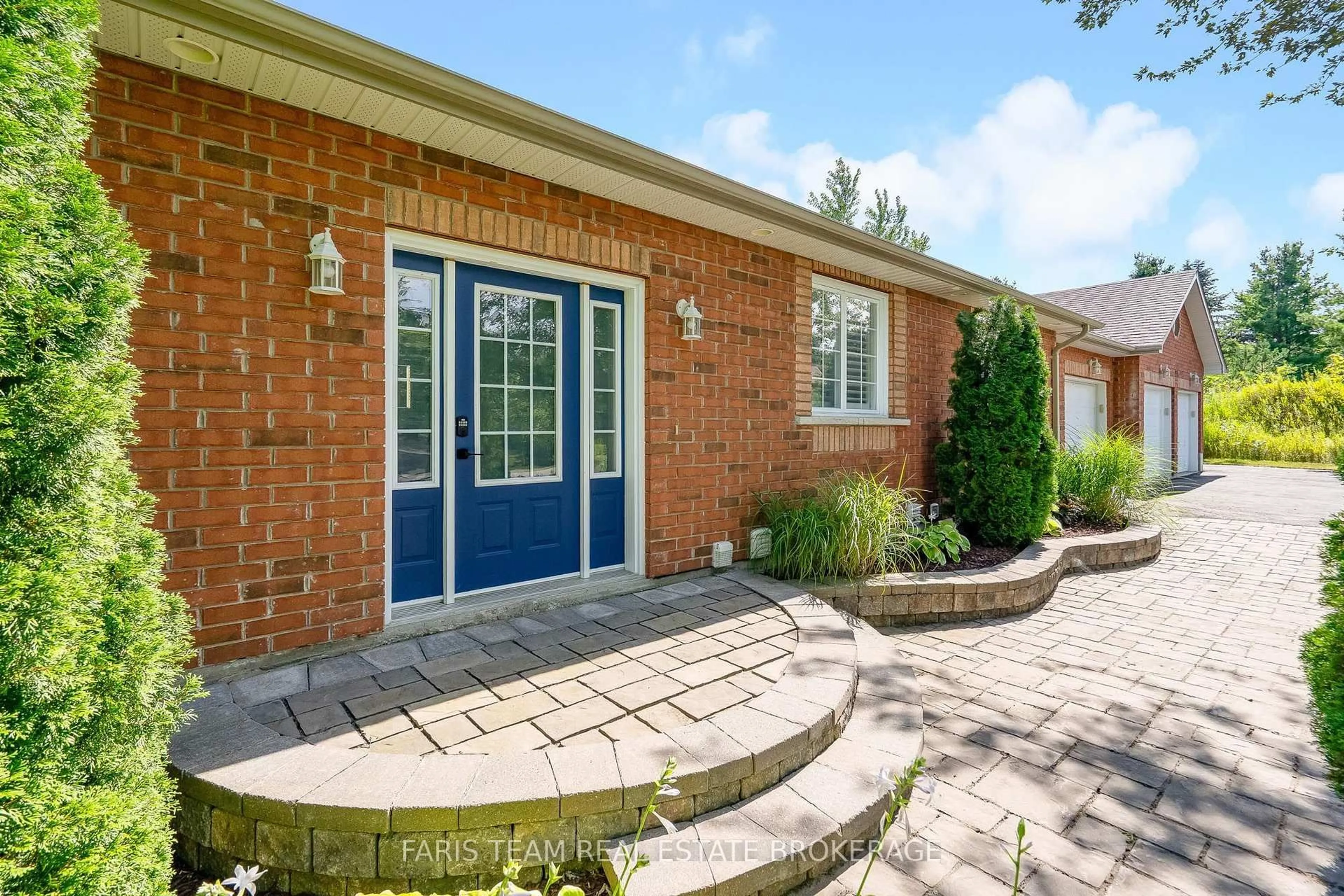 Home with brick exterior material, street for 27 Bachly Ave, Oro-Medonte Ontario L0K 1N0