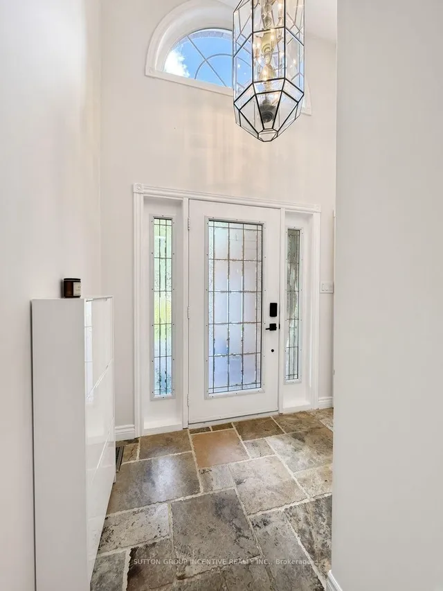 8 Alpine Way, Oro-Medonte 5
