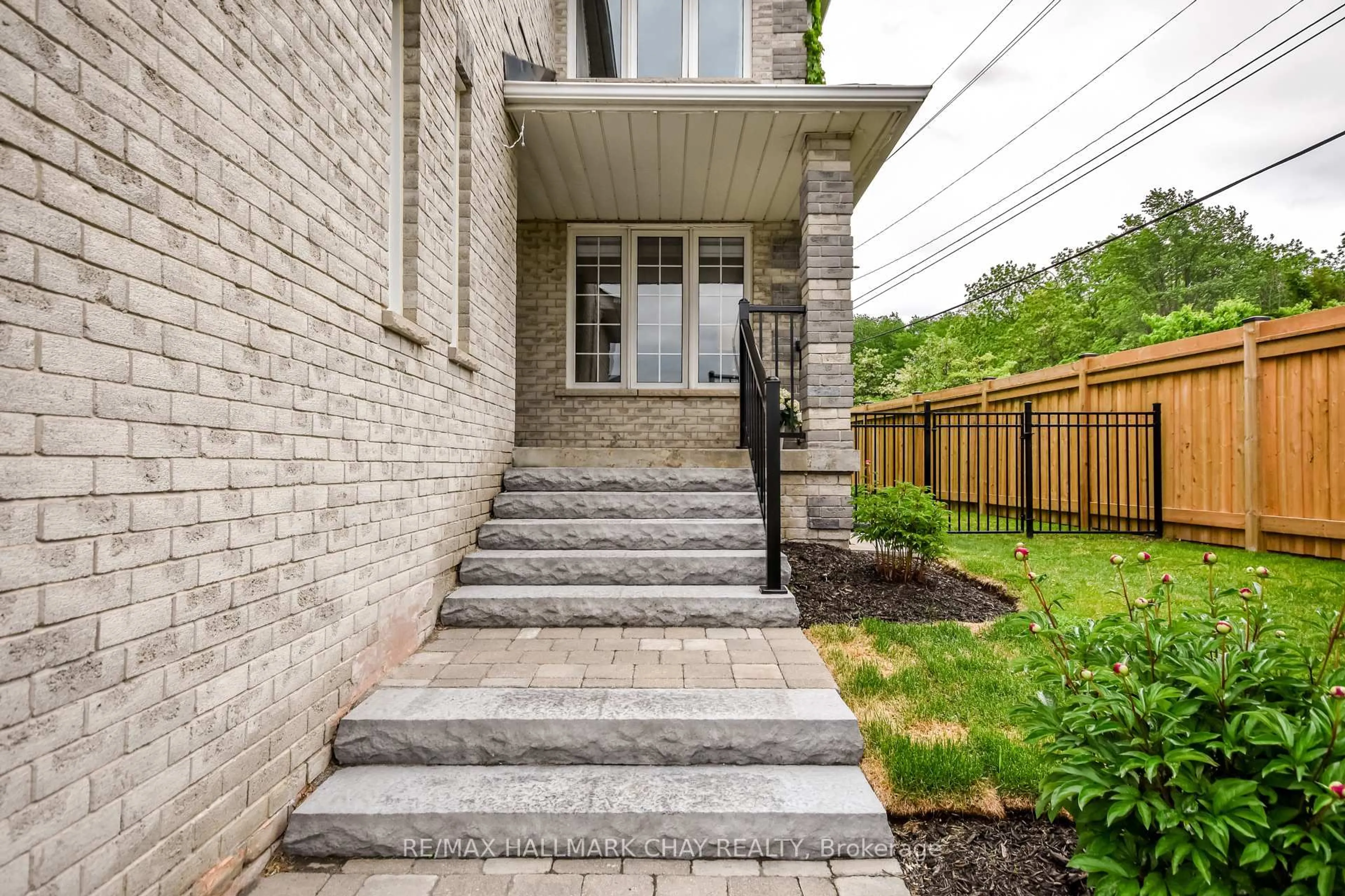 Unknown for 1 Hawkins Dr, Barrie Ontario L4N 0A5