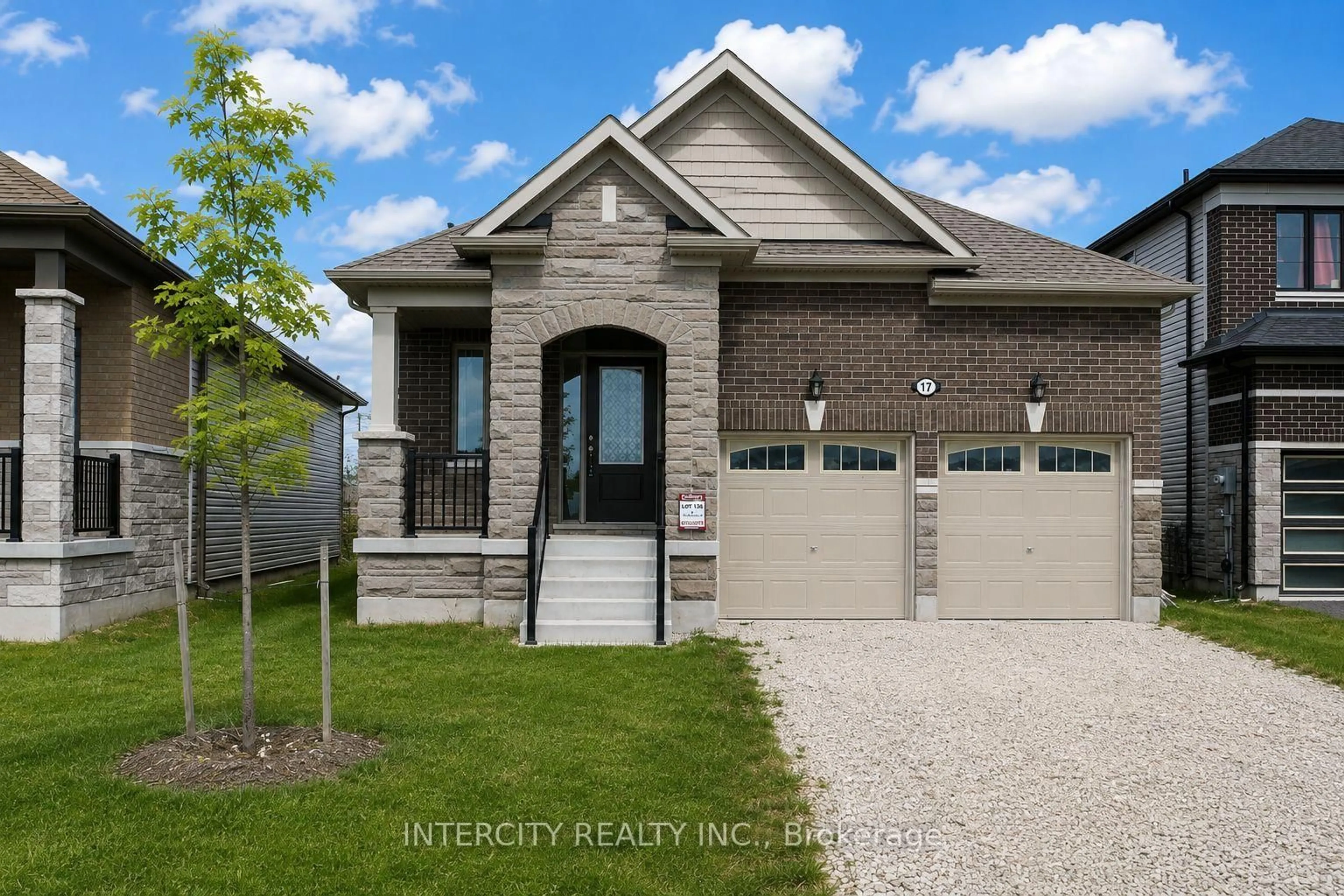 Home with brick exterior material, street for 17 Union Blvd, Wasaga Beach Ontario L9Z 0M6
